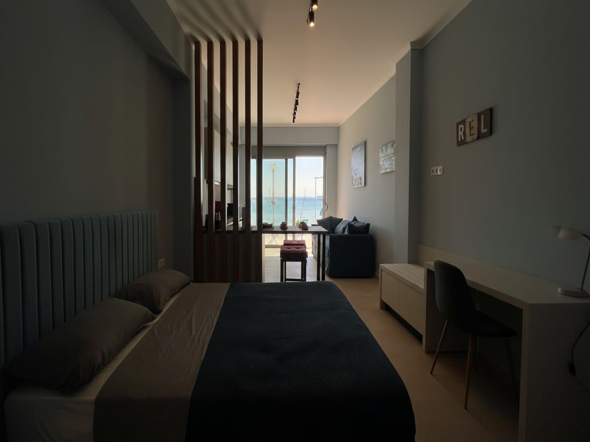 Elegante studio direct aan zee in Charaki met panoramisch uitzicht - foto 9