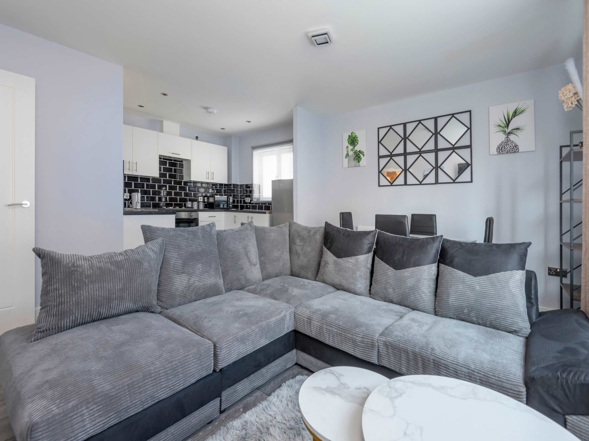 Stijlvol nieuw appartement met 2 slaapkamers nabij Elizabeth Line - foto 1