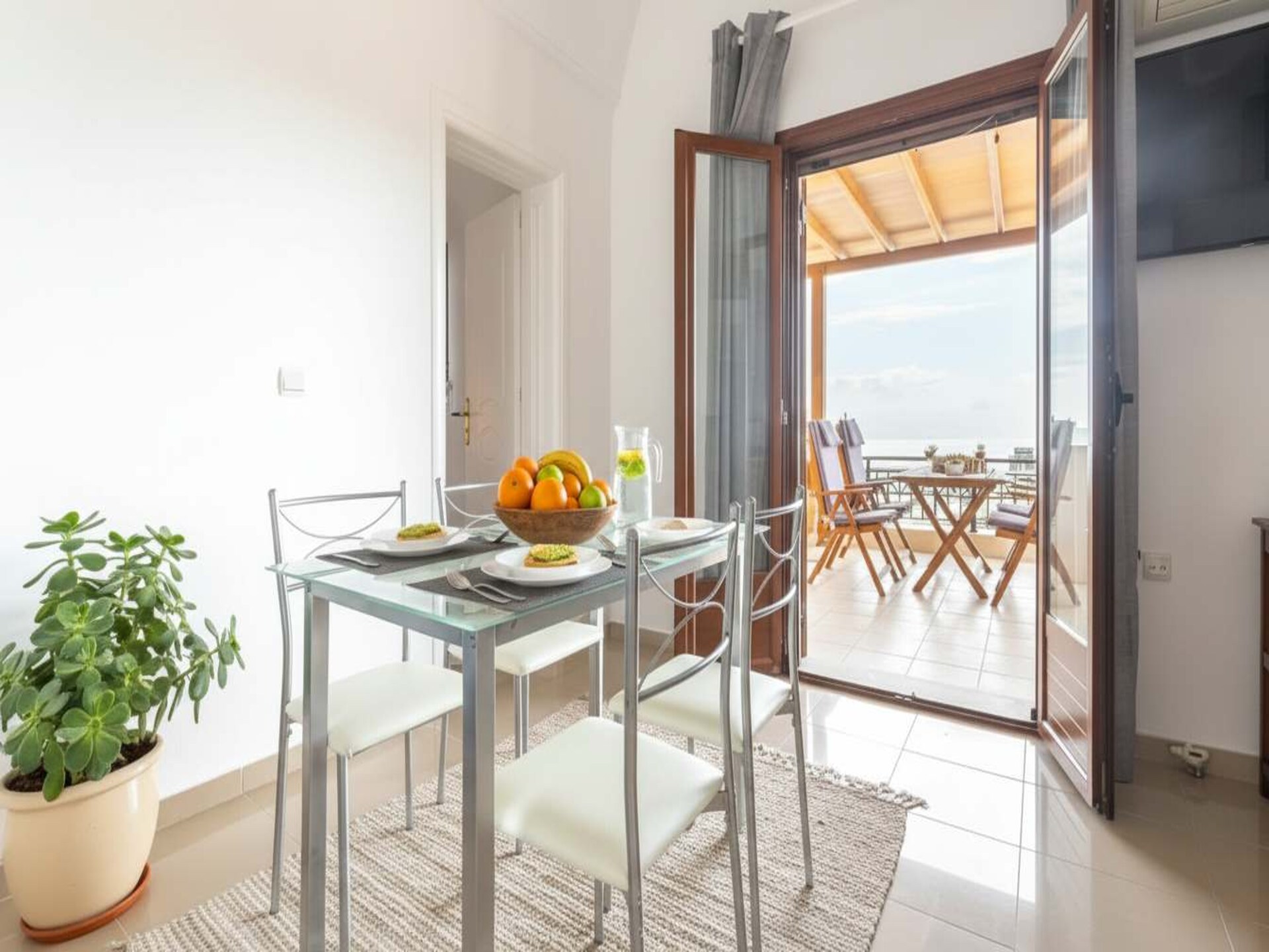 Stijlvol appartement in Megalochori met eindeloos uitzicht op de Egeïsche Zee - foto 2