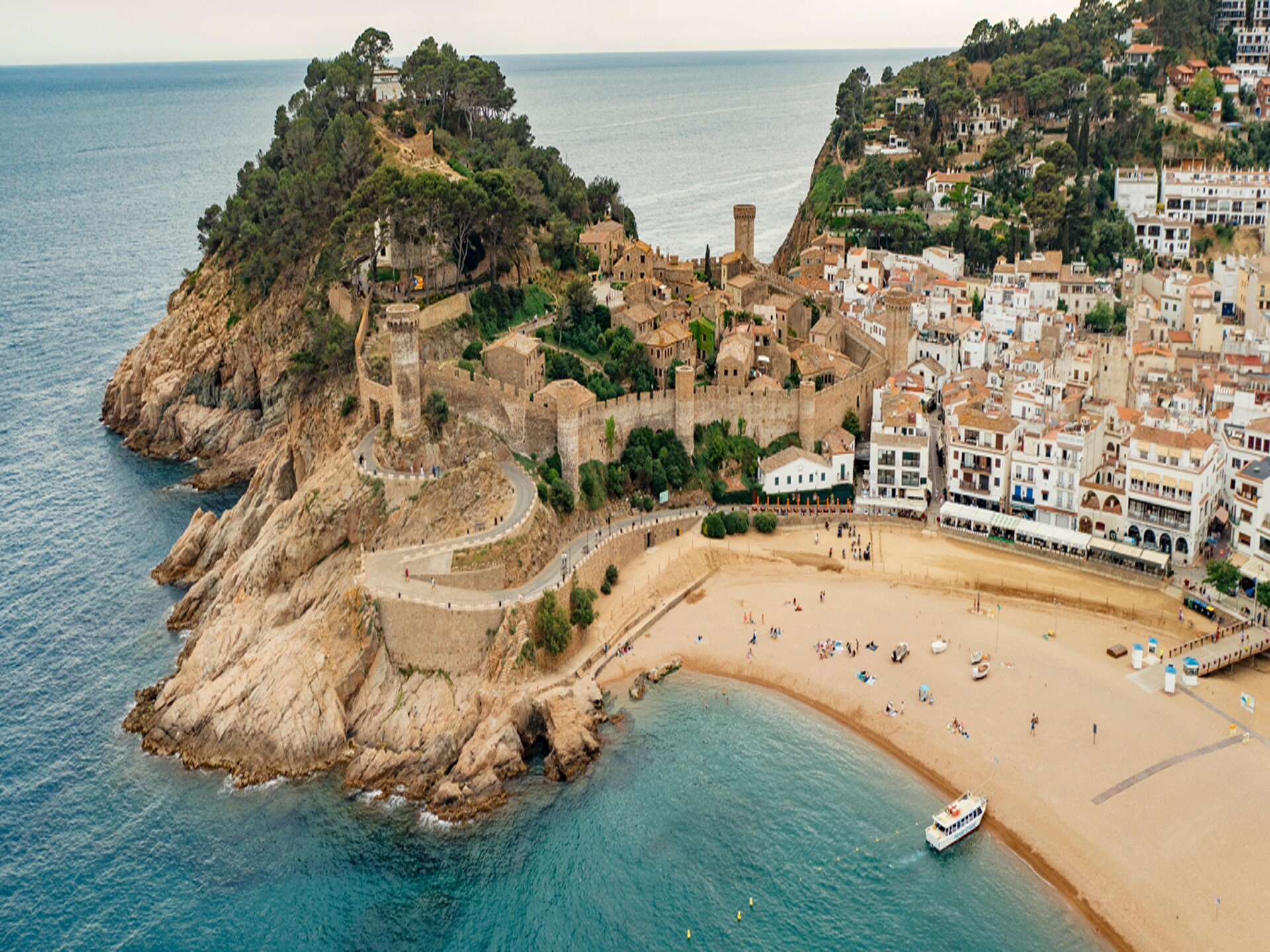 Licht appartement in Tossa de Mar met zwembad en tuin - foto 31
