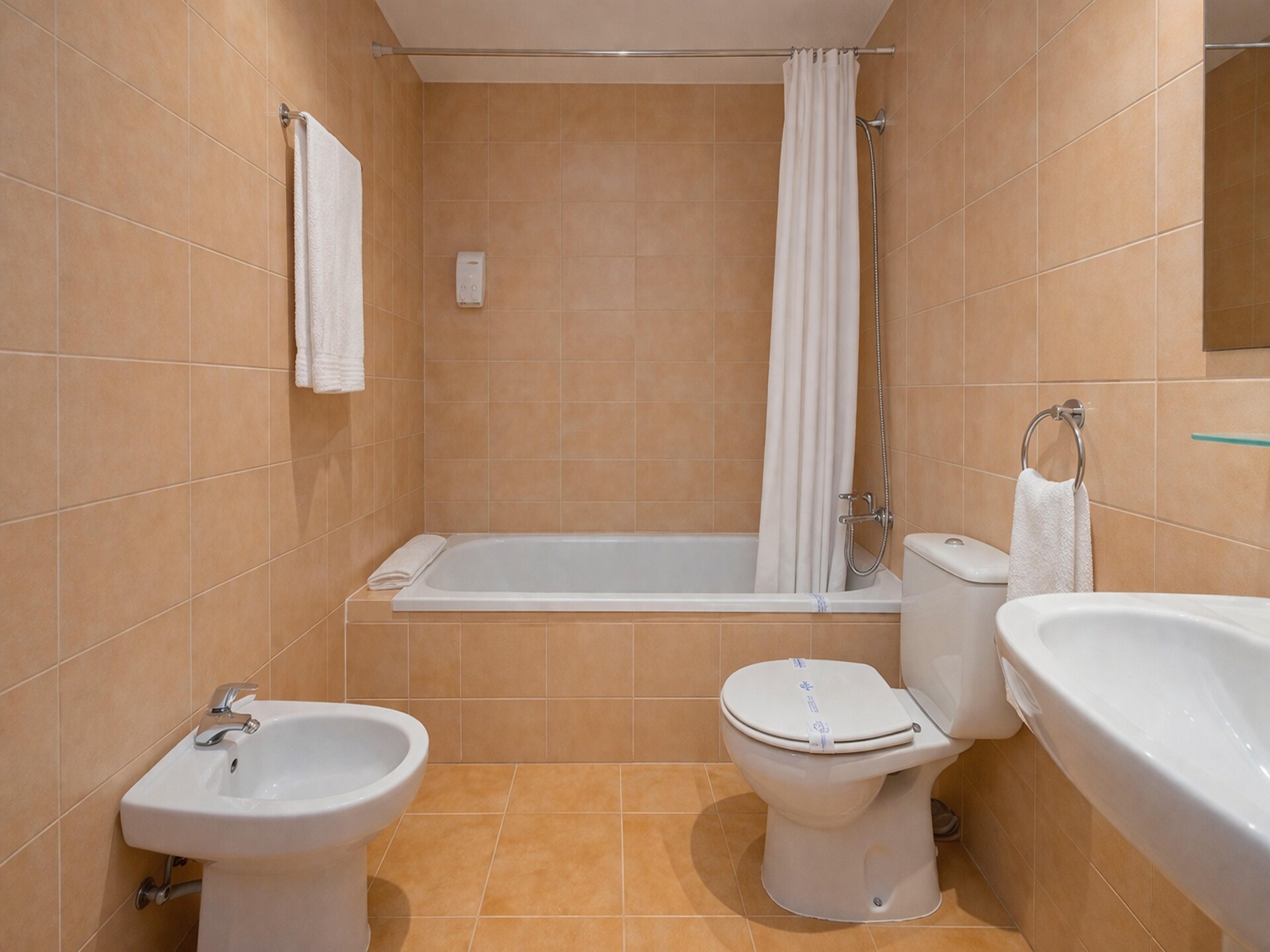 Licht appartement in Tossa de Mar met zwembad en tuin - foto 10