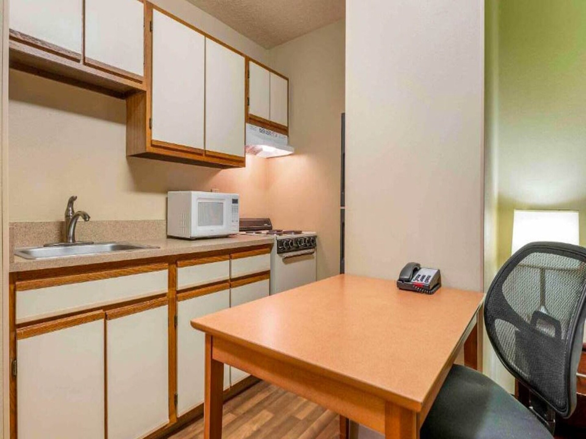 Ruim Studio Appartement met Keuken in Carmel – Dichtbij Indianapolis - foto 4