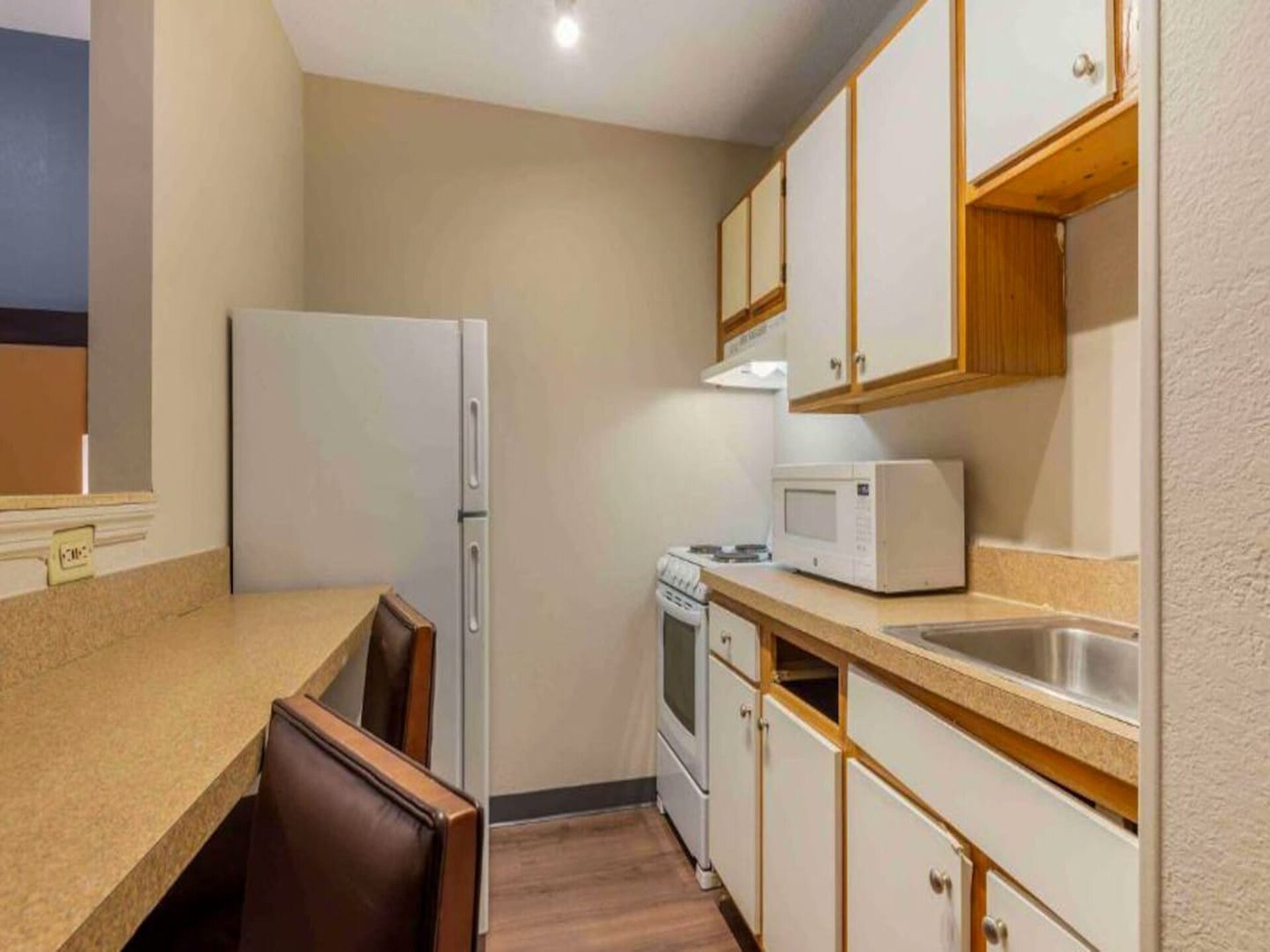 Knusse studio met kitchenette bij luchthaven Charlotte - foto 11