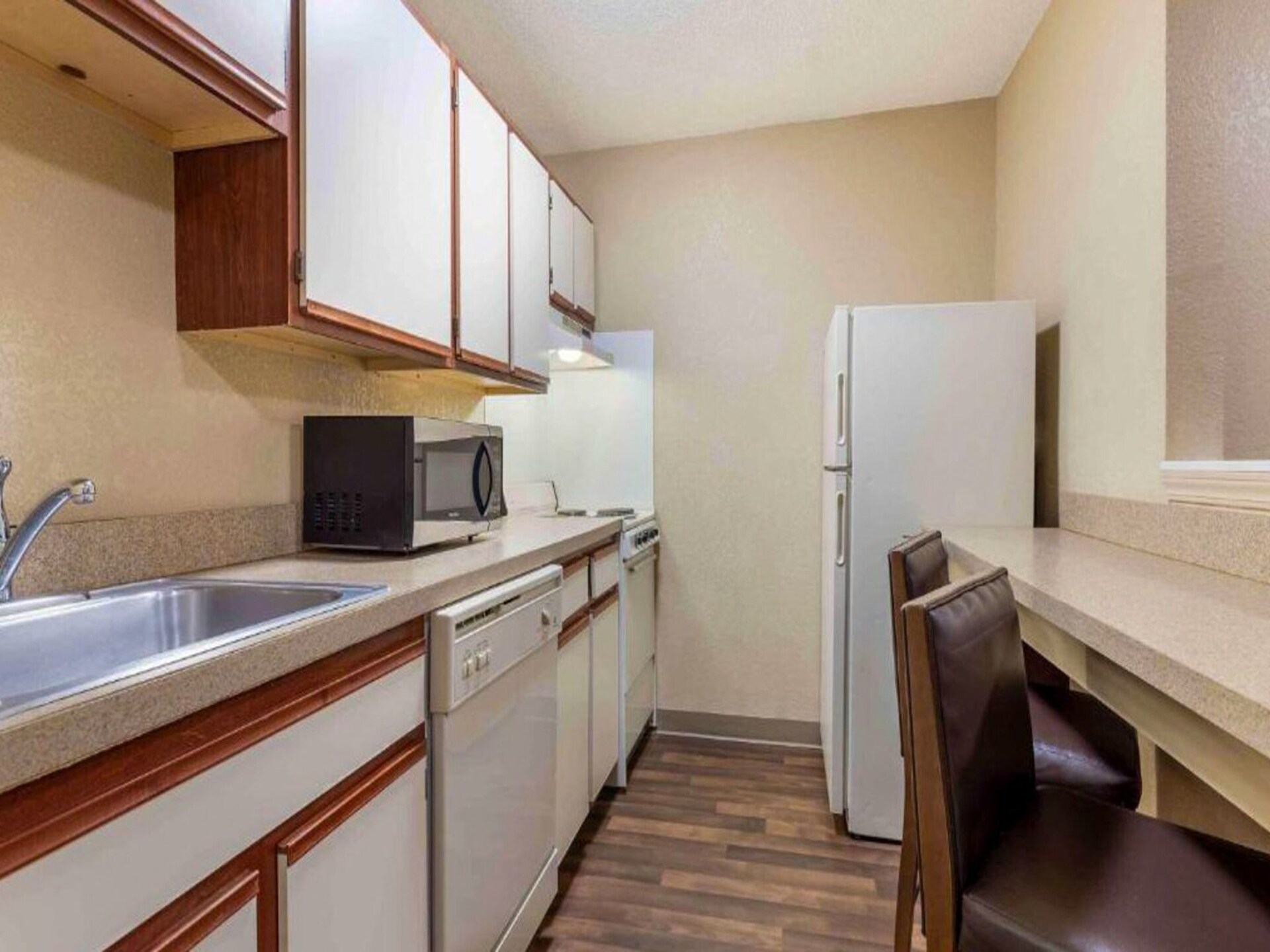 Knusse studio met kitchenette bij luchthaven Charlotte - foto 15