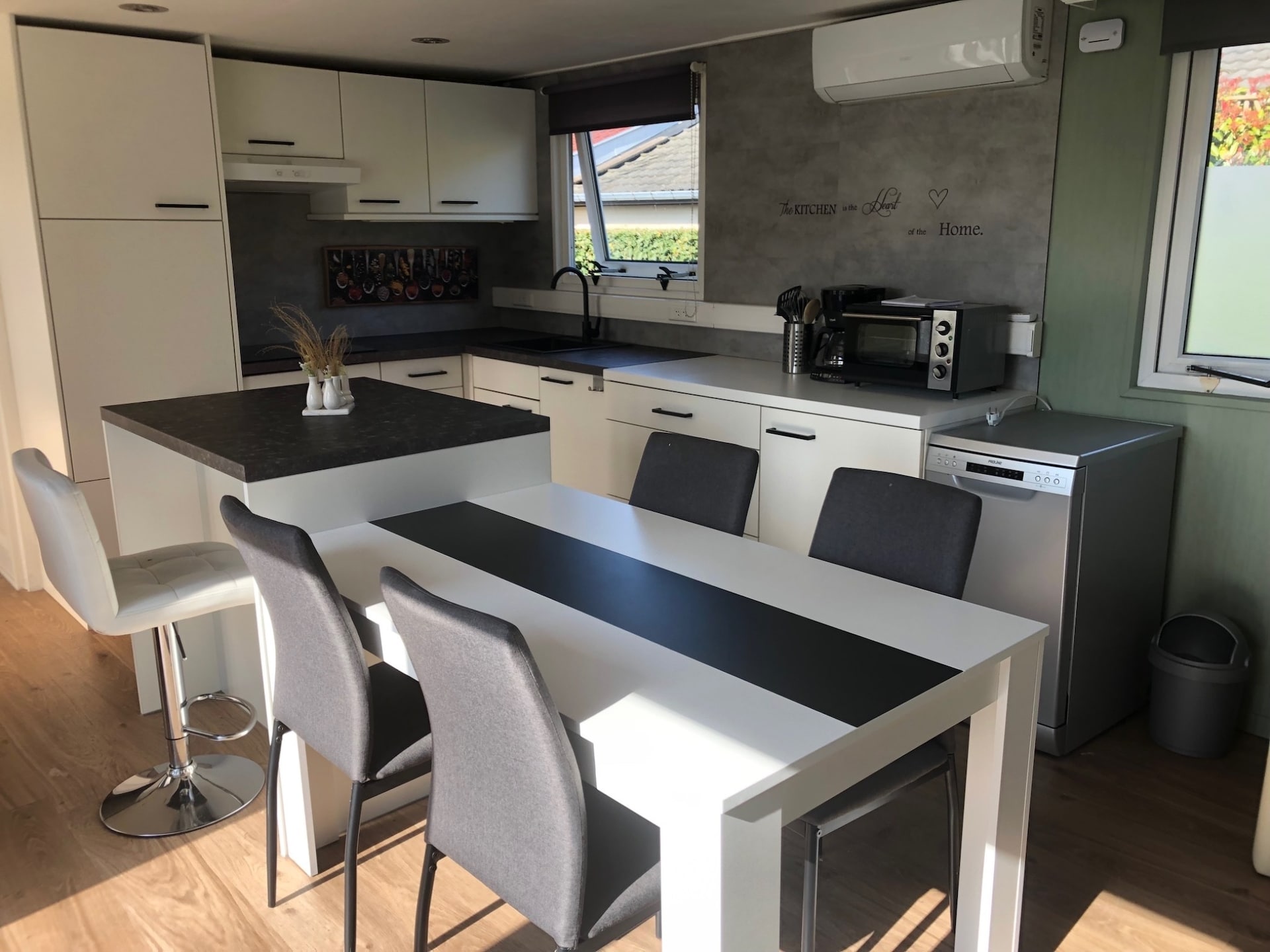 Lumina Enigma Lounge Chalet: Rust en luxe in Zutendaal - foto 16