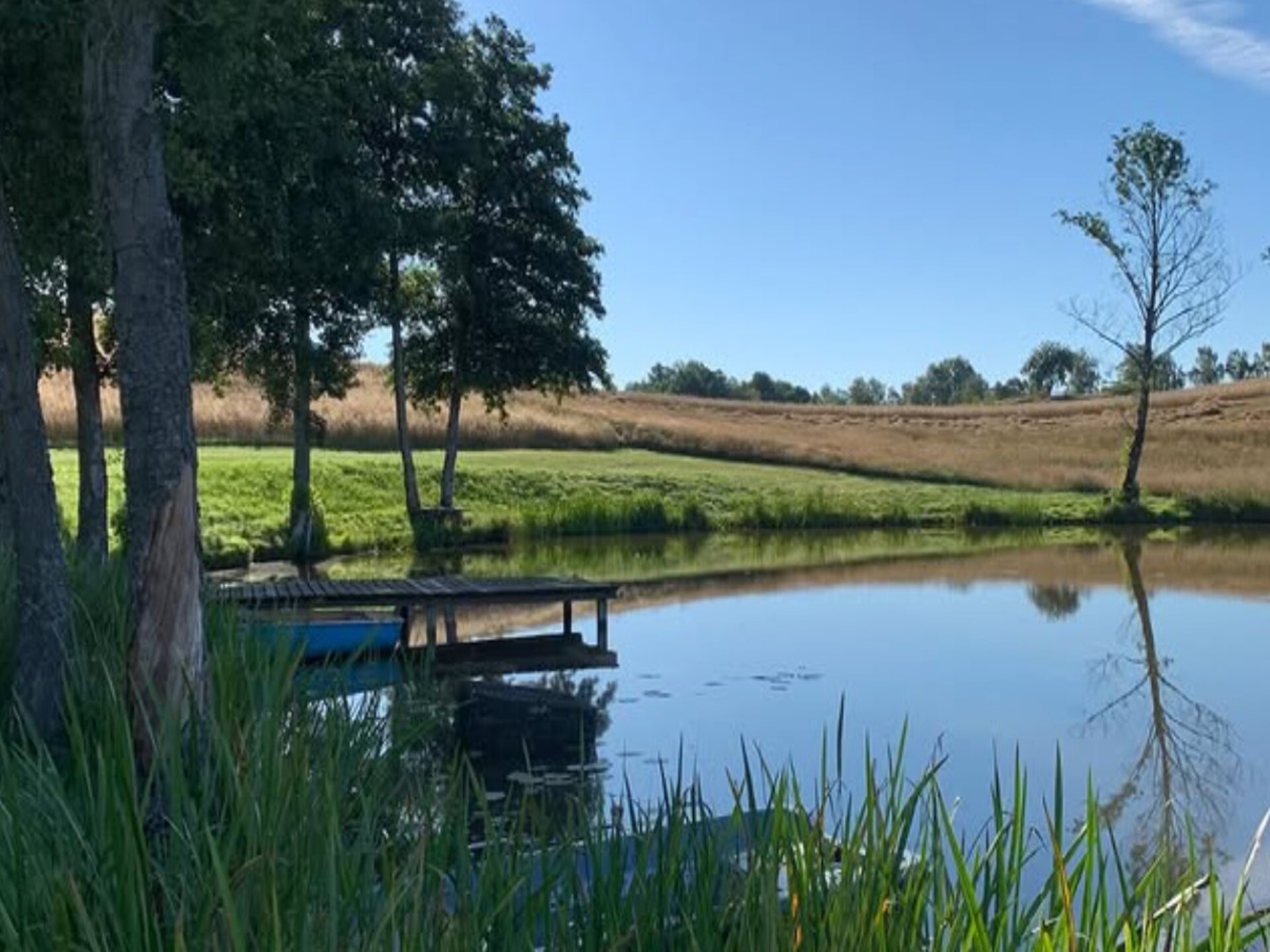 Modern vakantiehuis met privé jacuzzi aan het meer in Kasjoebië - foto 28