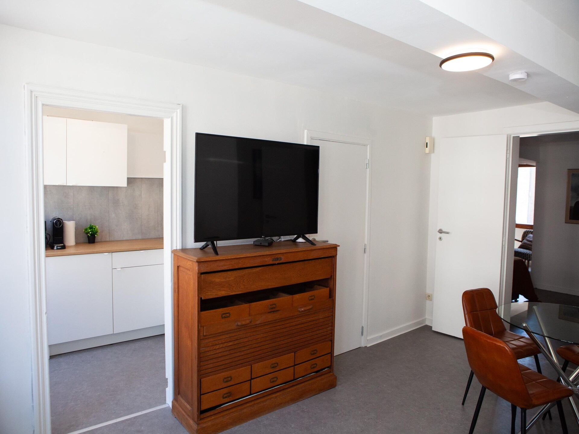 14-persoons vakantiehuis in hartje Verviers met 5 slaapkamers - foto 21