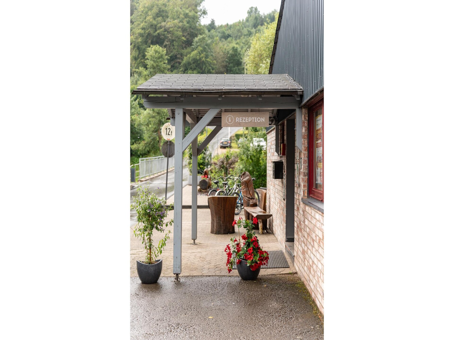Knusse Eifelhut voor 2 op Campingpark Eifel in Waxweiler - foto 27
