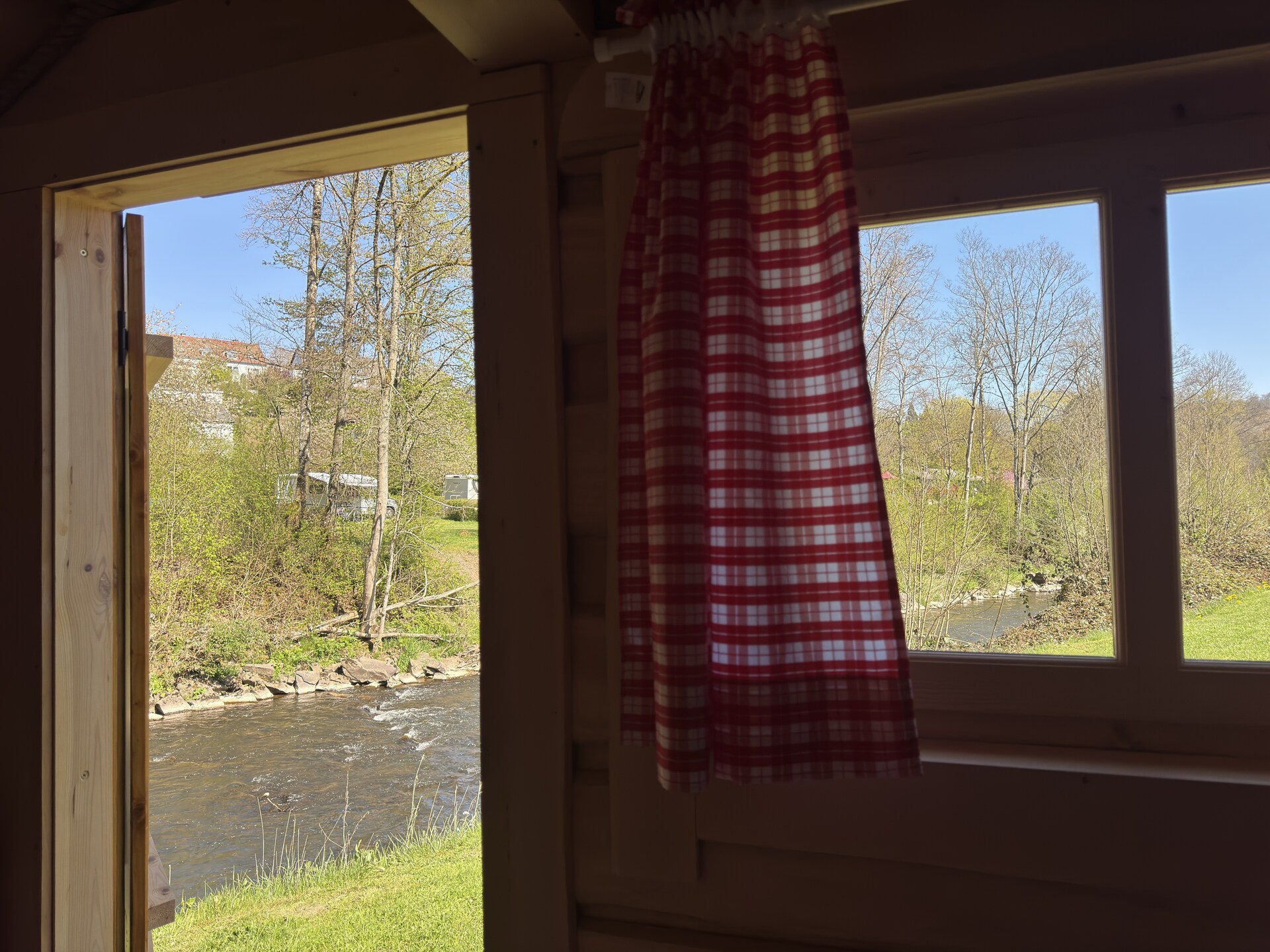 Knusse Eifelhut voor 2 op Campingpark Eifel in Waxweiler - foto 18