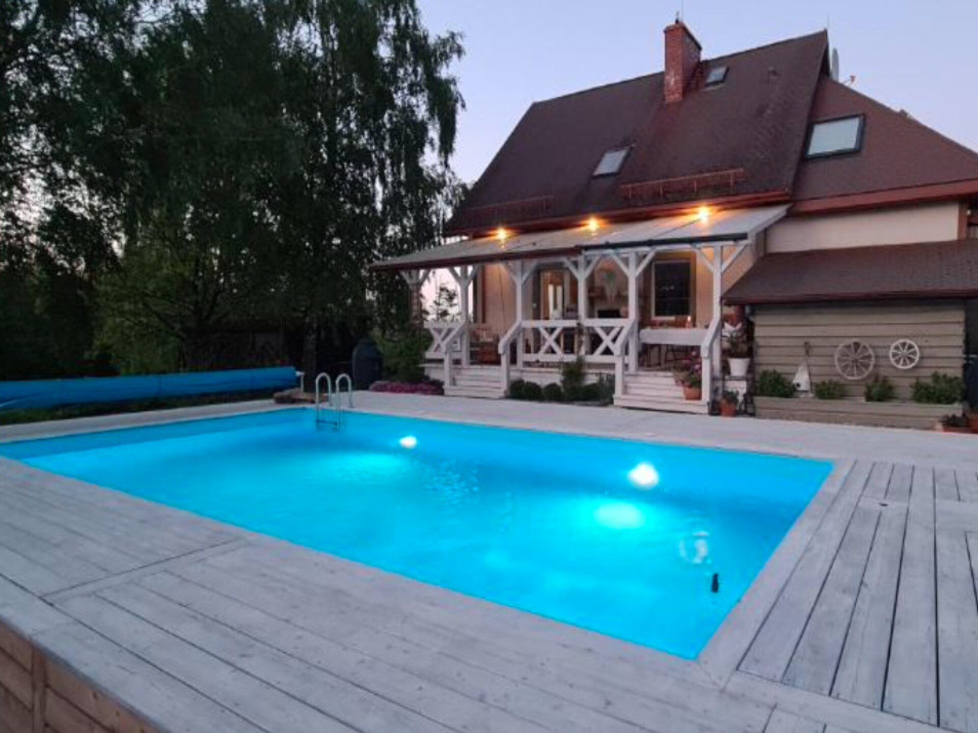 Ruim vakantiehuis met verwarmd zwembad bij de Kasjoebische meren - foto 23