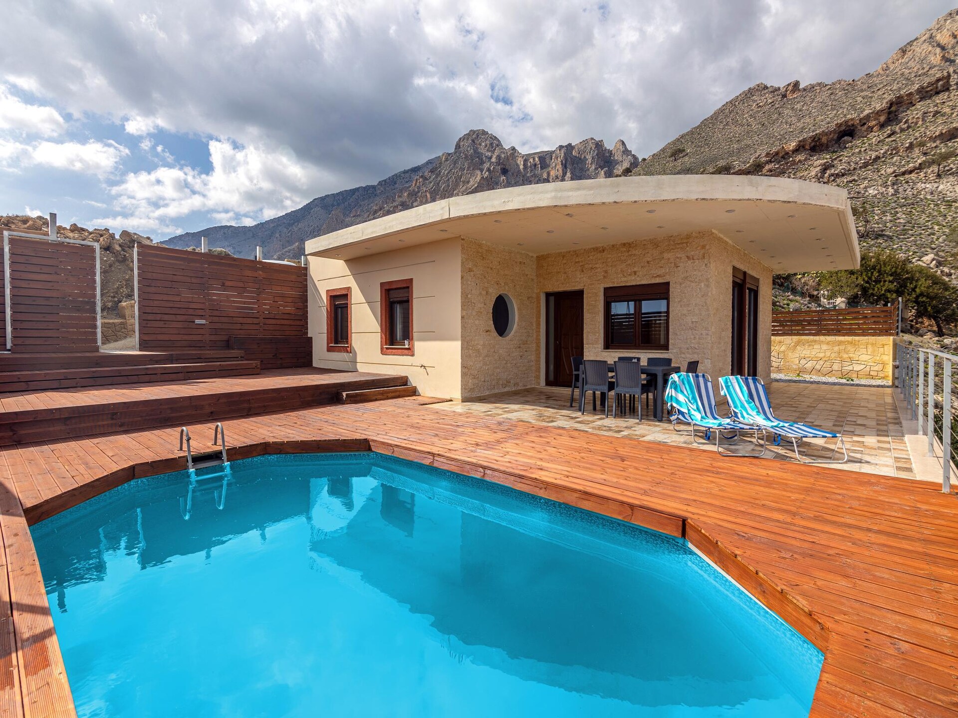Villa Emmanuela met panoramisch zeezicht en dakterraszwembad in Tris Ekklisies - foto 8