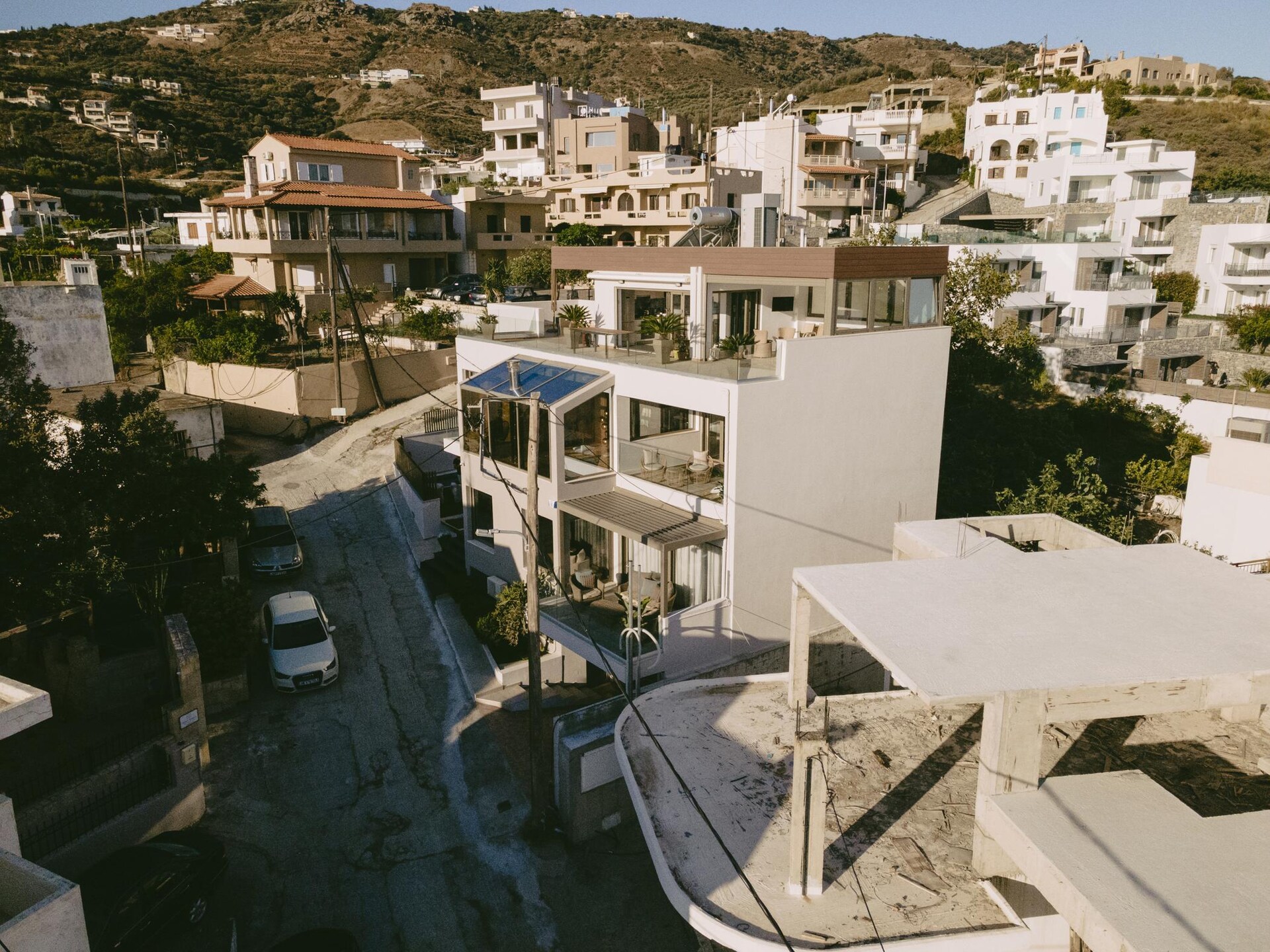 Luxe villa met privézwembad en dakterras op 30 meter van zee in Agia Pelagia - foto 34