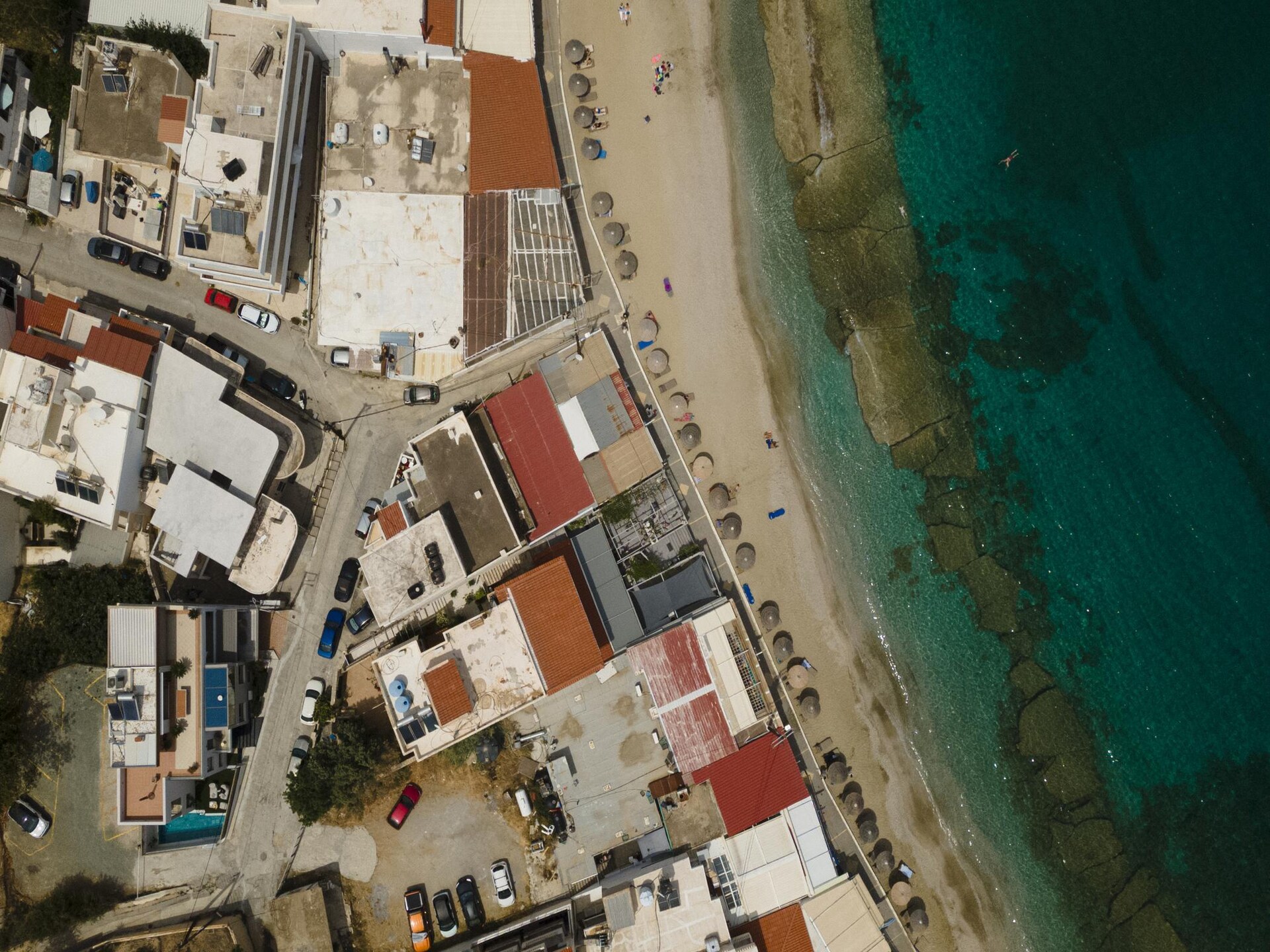 Luxe villa met privézwembad en dakterras op 30 meter van zee in Agia Pelagia - foto 37
