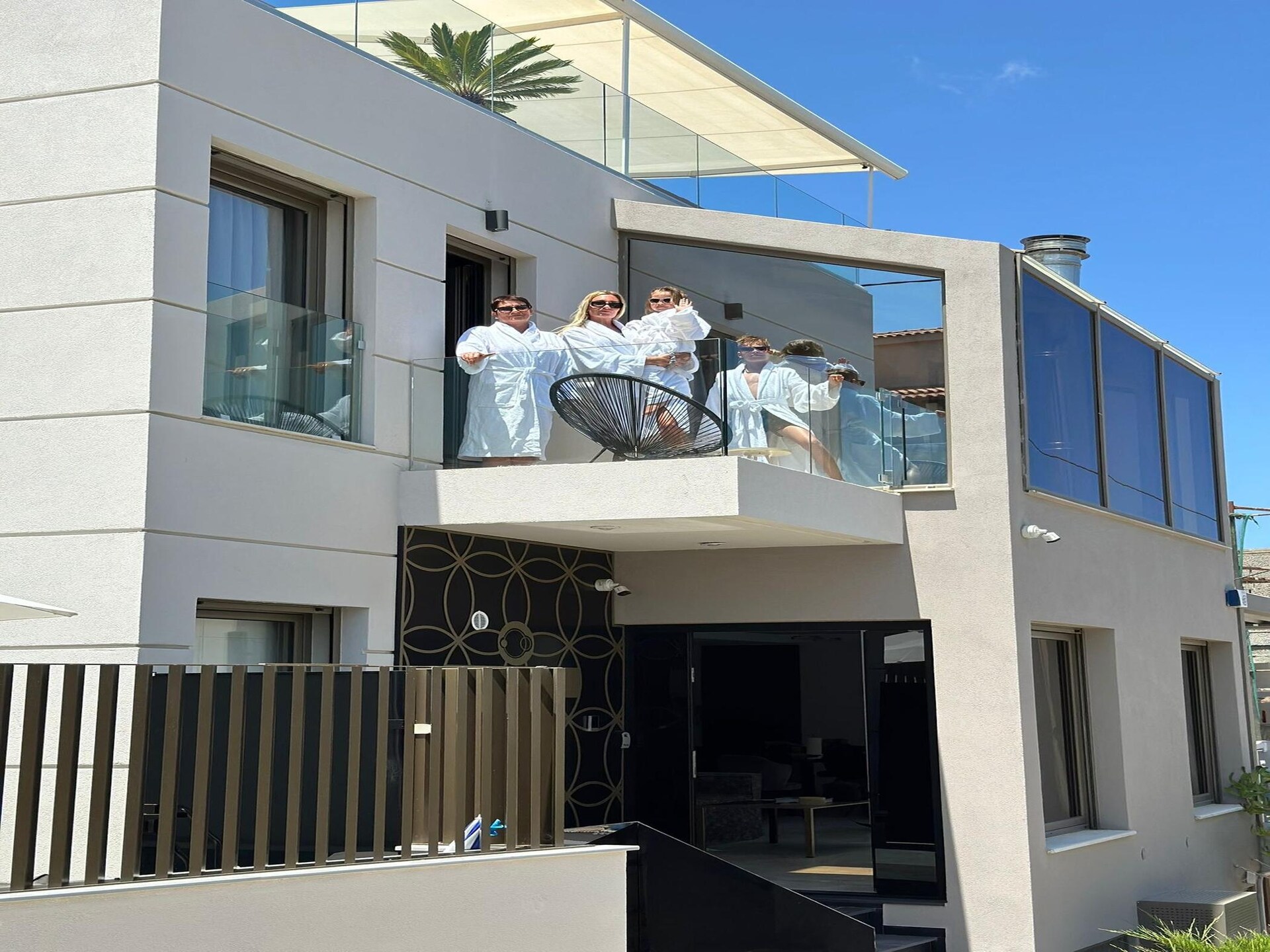 Luxe villa met privézwembad en dakterras op 30 meter van zee in Agia Pelagia - foto 11