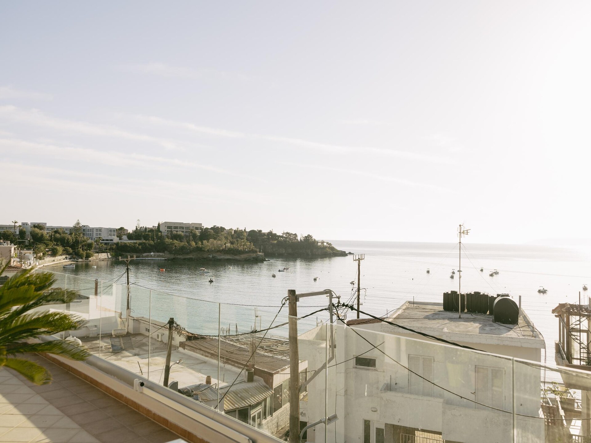 Luxe villa met privézwembad en dakterras op 30 meter van zee in Agia Pelagia - foto 32