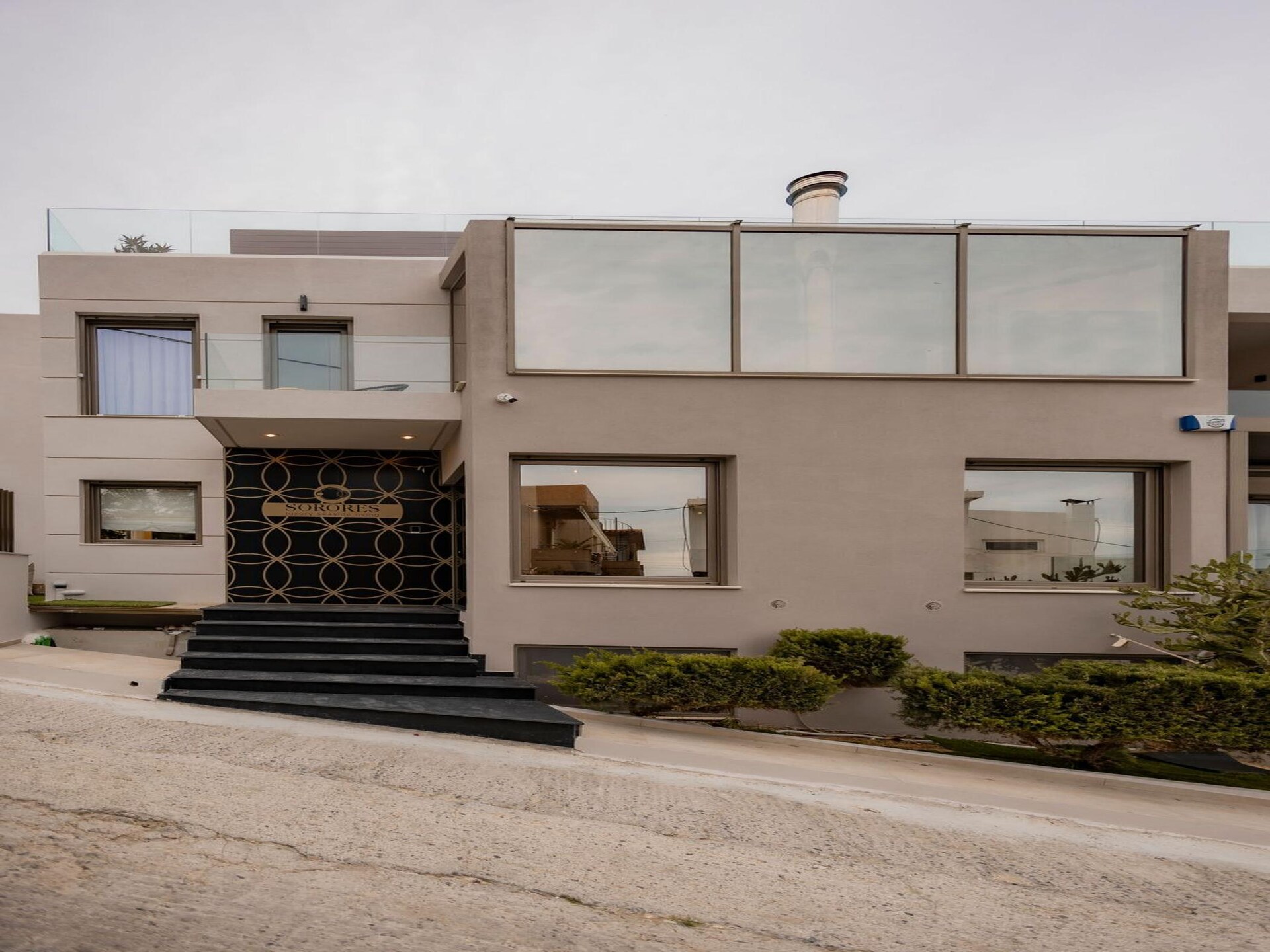 Luxe villa met privézwembad en dakterras op 30 meter van zee in Agia Pelagia - foto 13