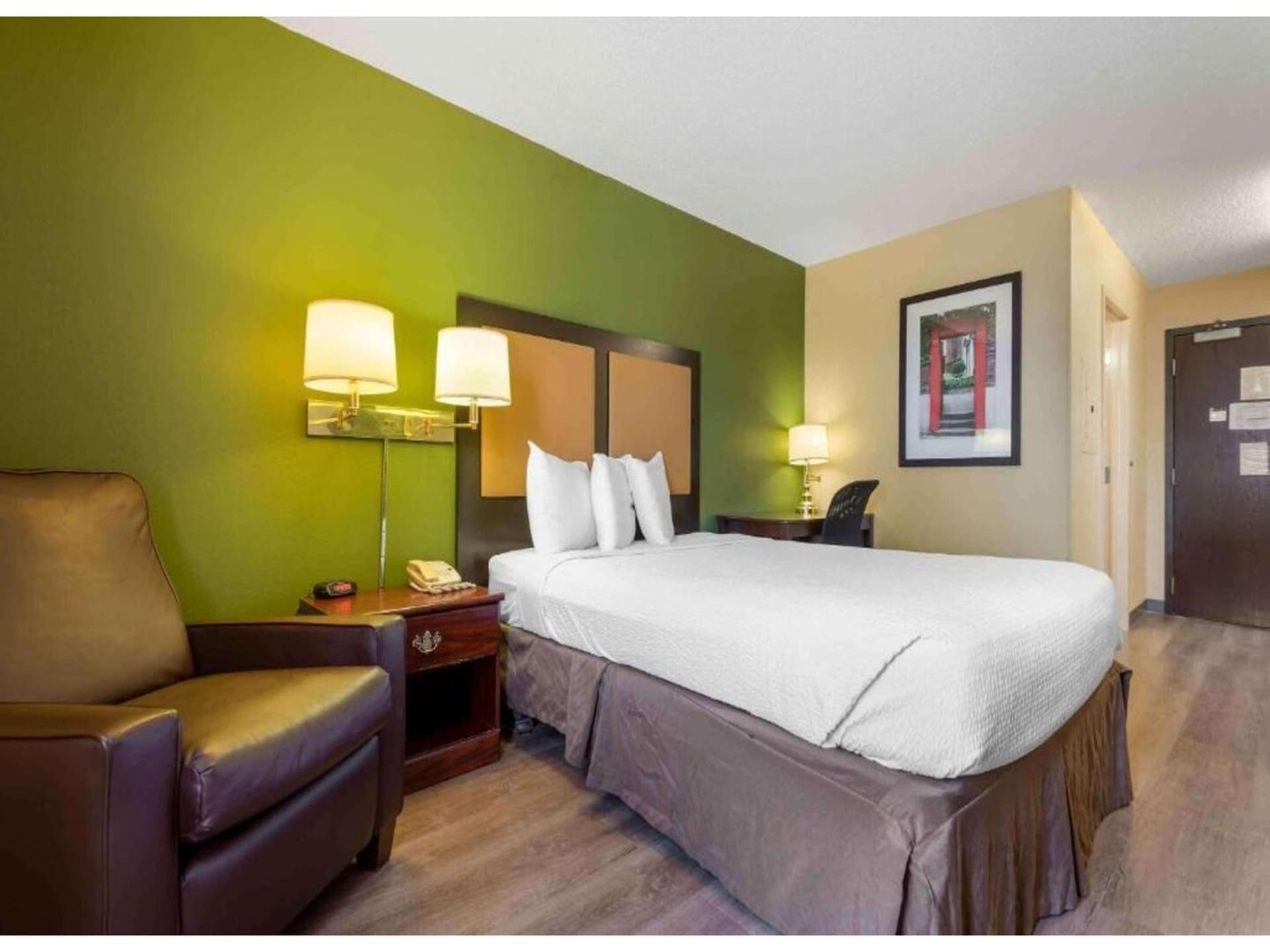 Knusse studio in Buffalo met queen bed, kitchenette en gratis WiFi - foto 7