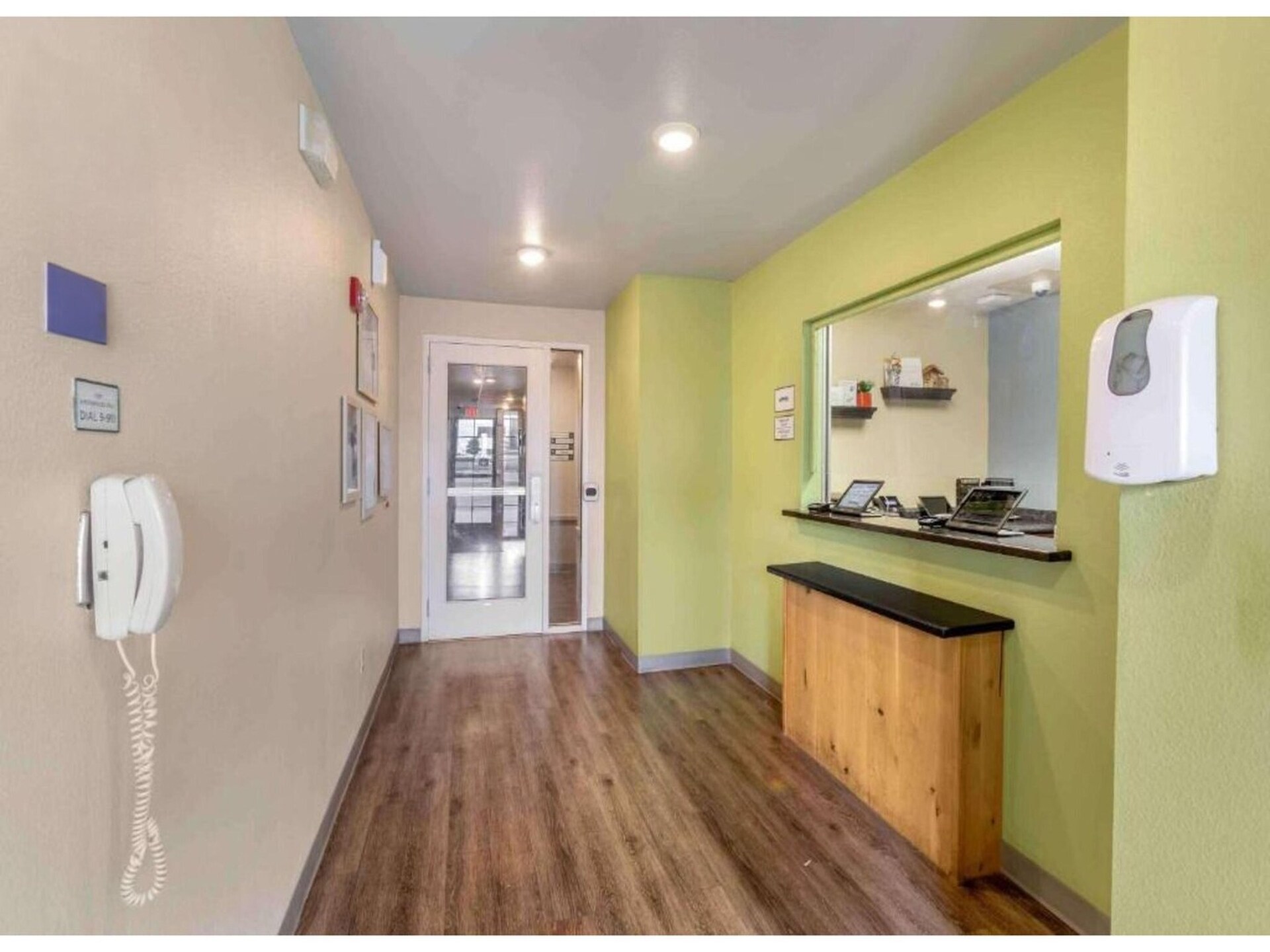 Ruim appartement met 2 queen beds en eigen keuken in El Paso - foto 14