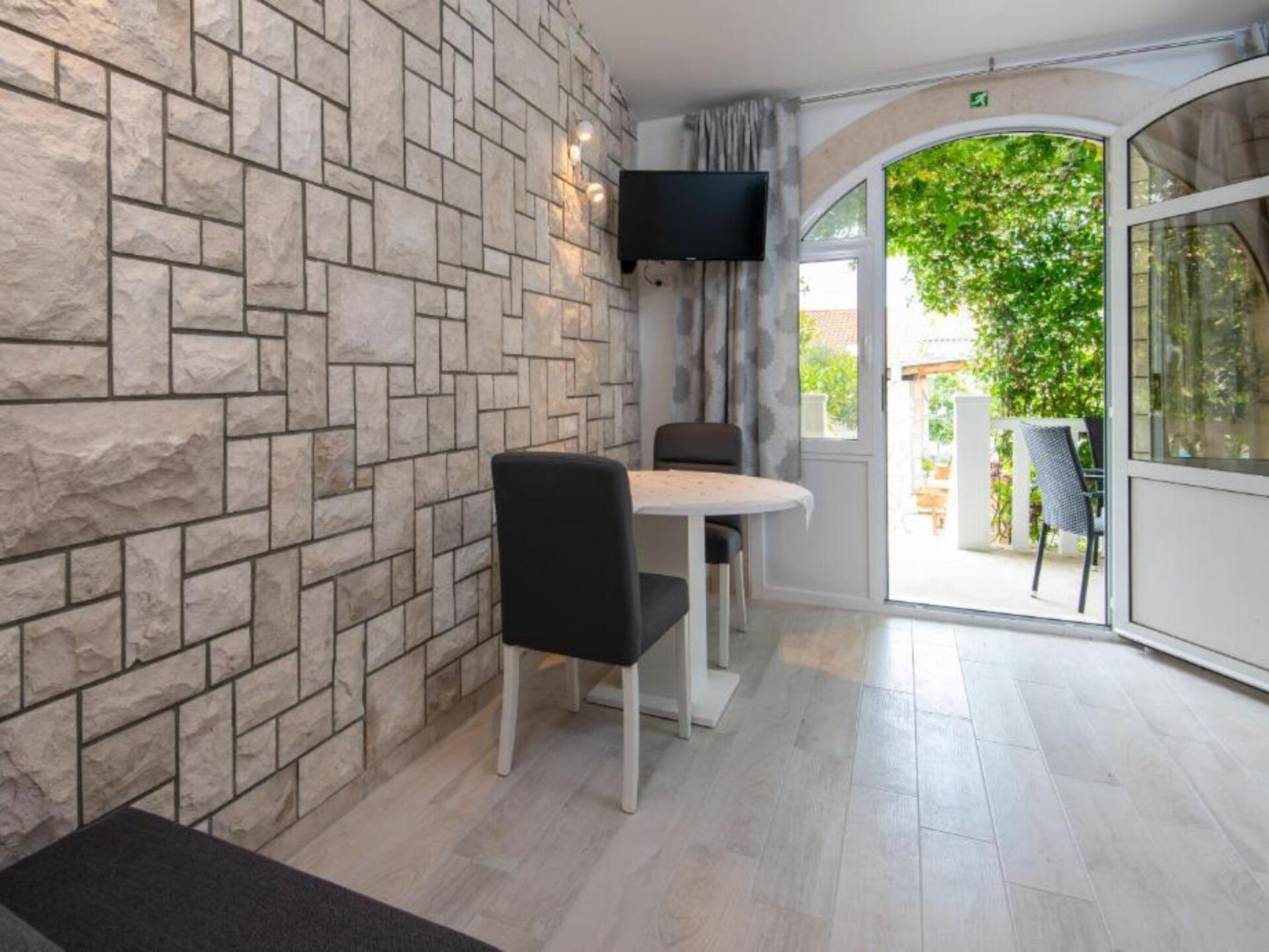 Adriatic Guesthouse Balota with Shared Pool- Two bedroom apartment with Balcony (7+8) - foto 14