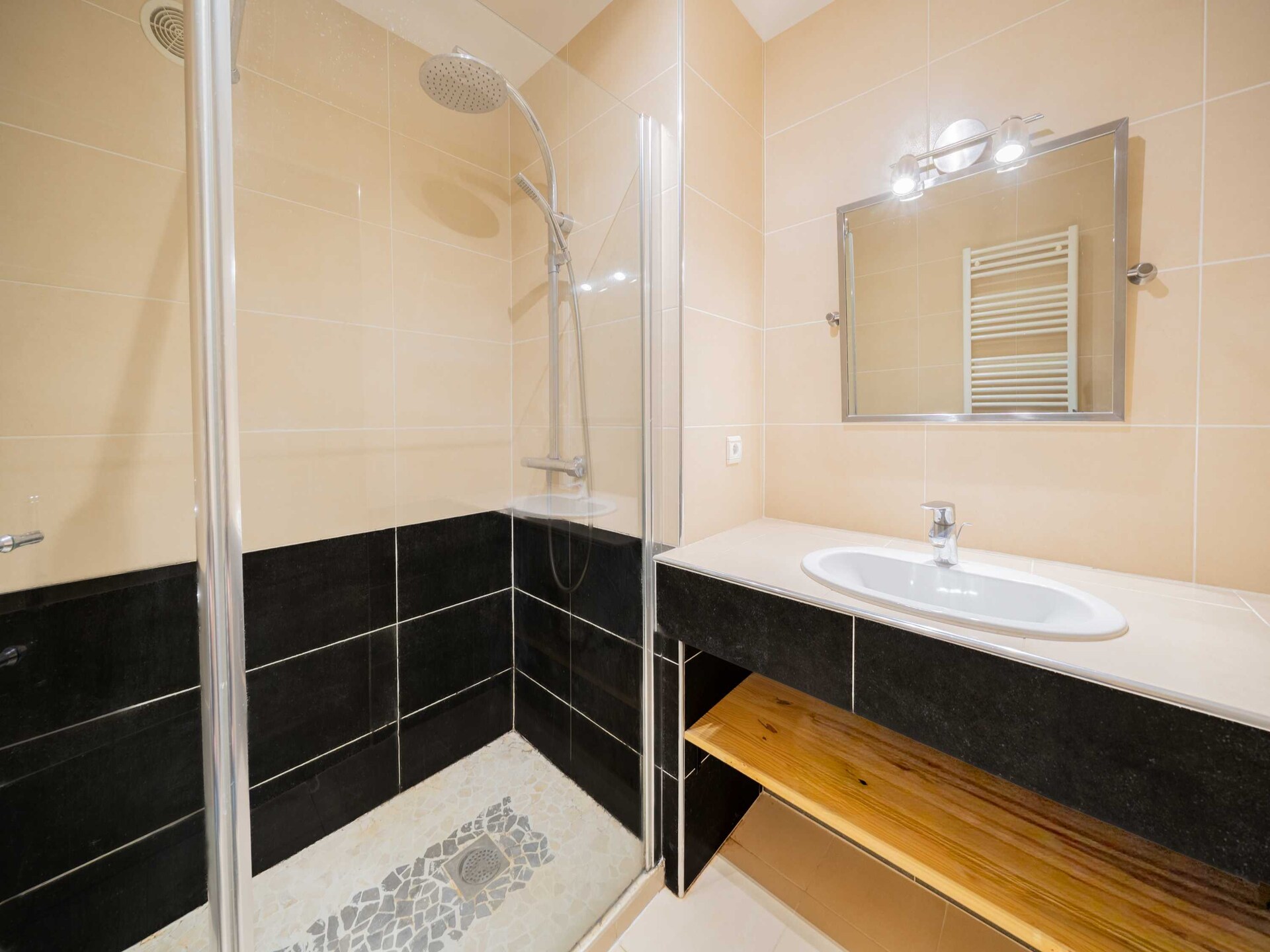 Luxe appartement nabij Place des Lices in het hart van Saint-Tropez - foto 21