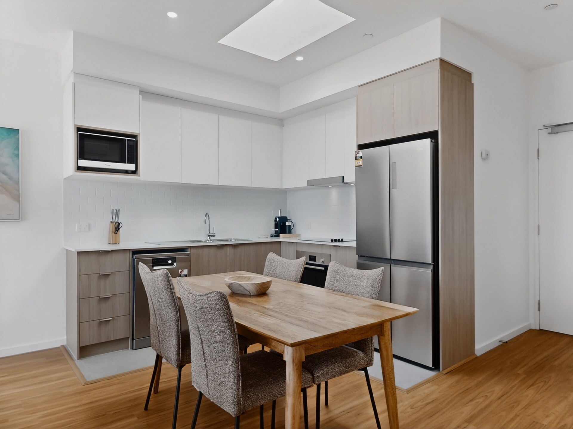 Modern appartement in Cannington met uitzicht en dakterras - foto 3