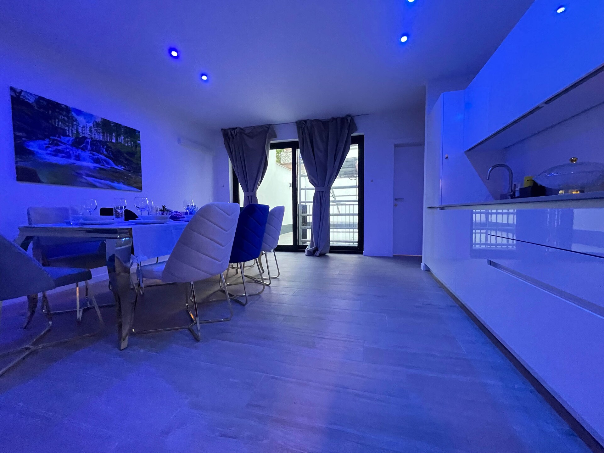 Grande Deluxe 3-slaapkamersuite op steenworp van Antwerpen Centraal - foto 10