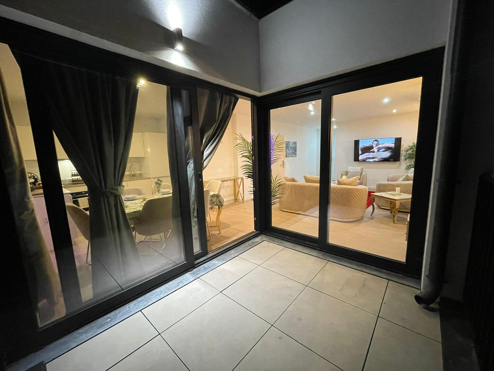Stijlvol appartement met 3 slaapkamers naast Centraal Station Antwerpen - foto 5
