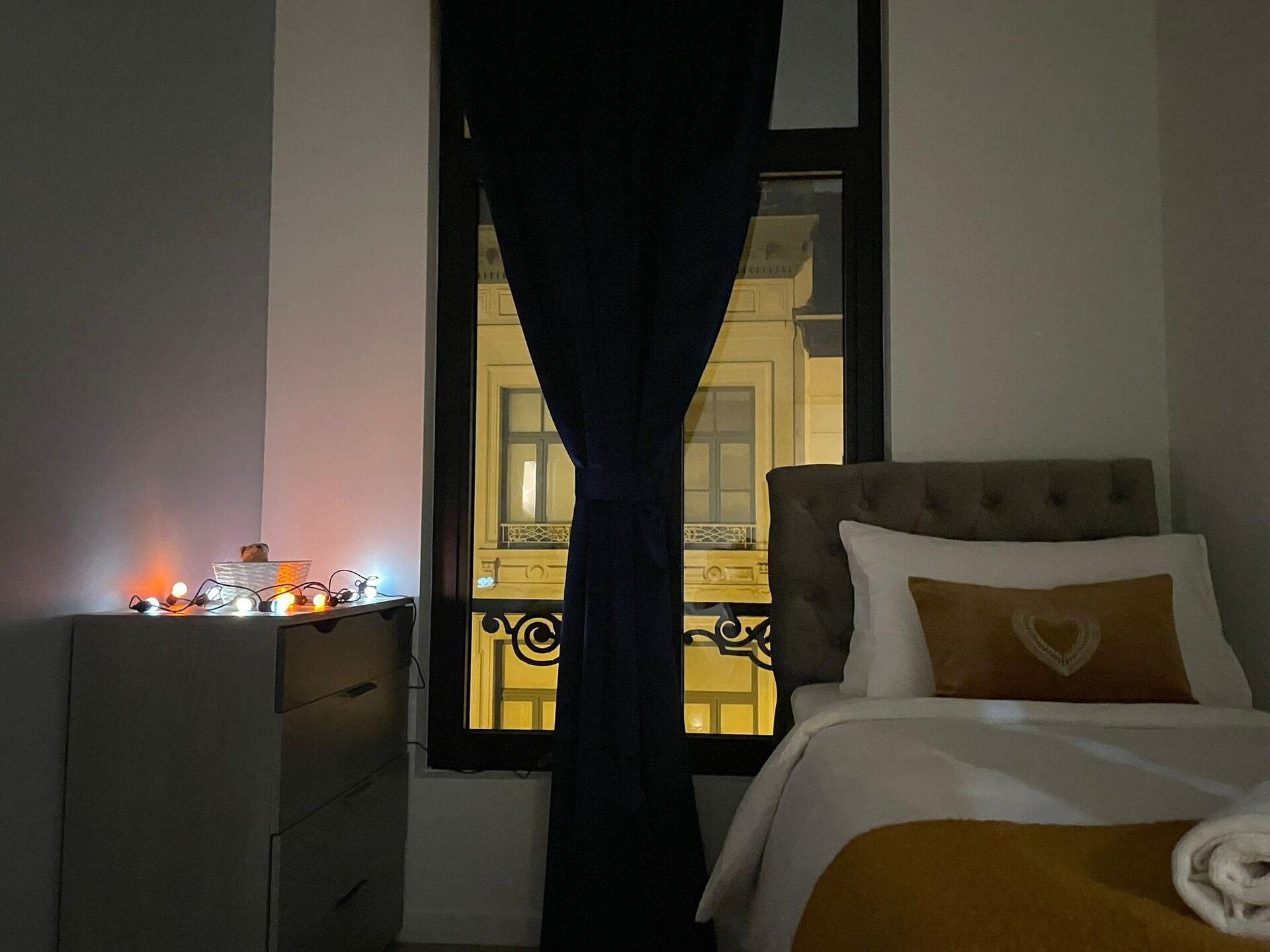 Stijlvol appartement met 3 slaapkamers naast Centraal Station Antwerpen - foto 10