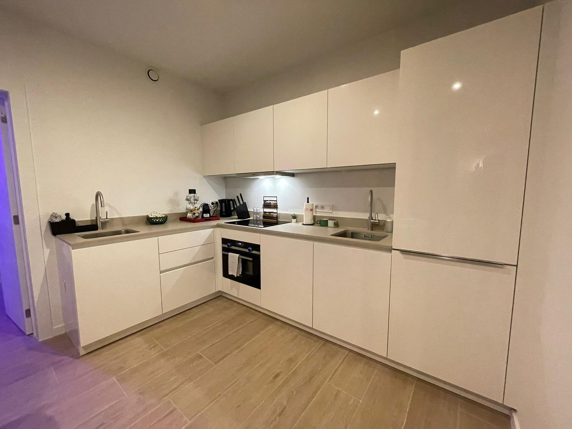 Stijlvol appartement met 3 slaapkamers naast Centraal Station Antwerpen - foto 4