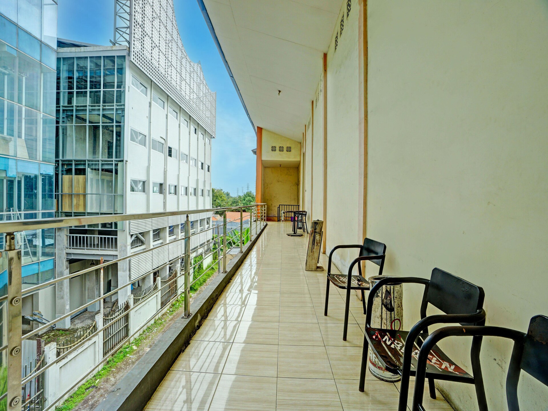 Knusse standaard kamer voor 2 in Surabaya met WiFi & parkeren - foto 29
