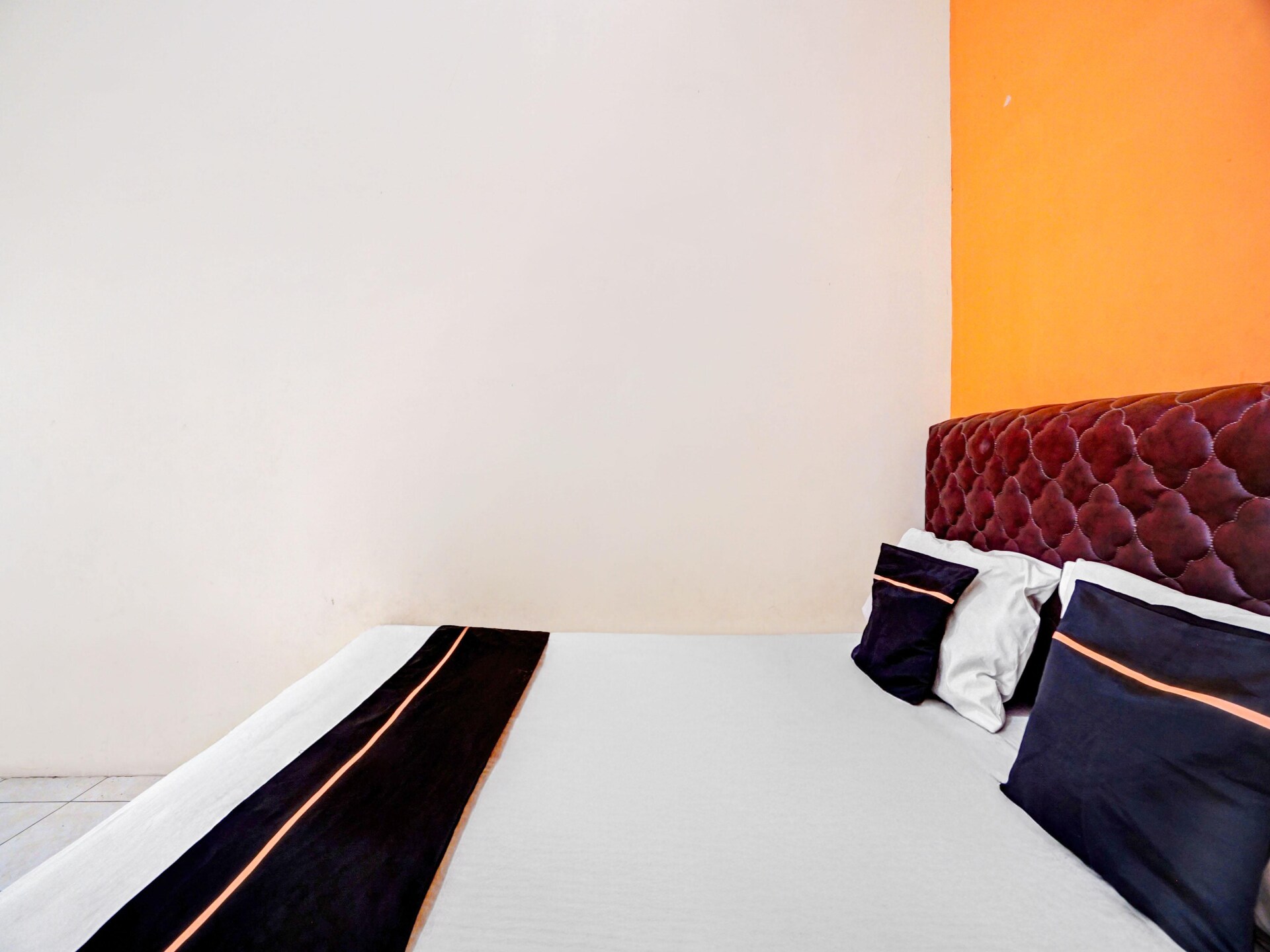 Knusse standaard kamer voor 2 in Surabaya met WiFi & parkeren - foto 11