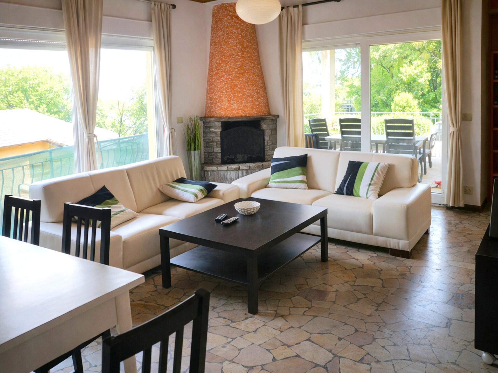 4-persoons villa met privézwembad in centrum Brezzo di Bedero - foto 2