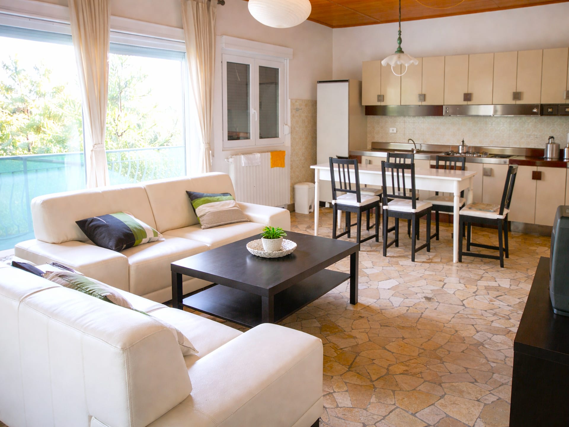 4-persoons villa met privézwembad in centrum Brezzo di Bedero - foto 8
