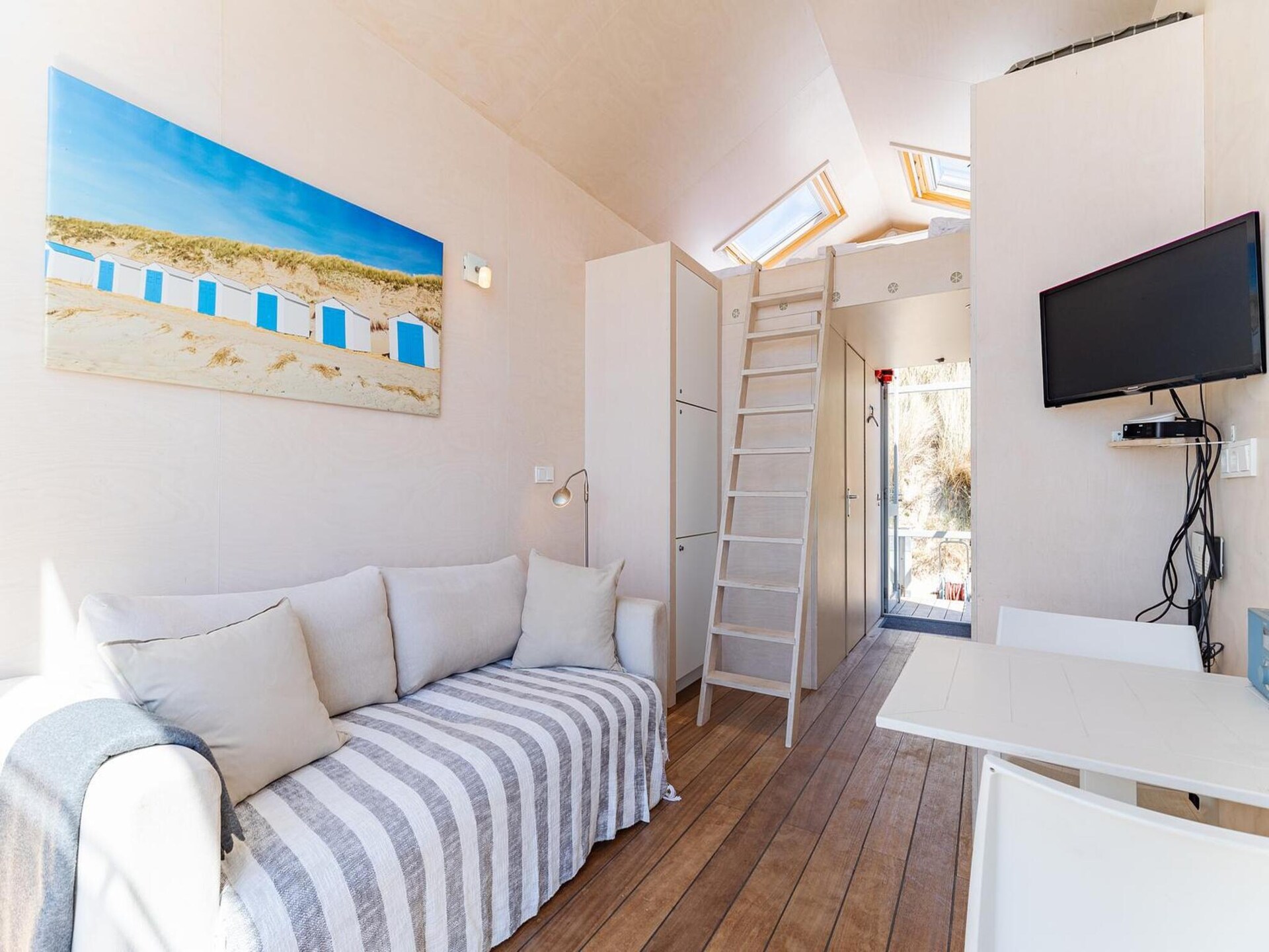 Sleep beachhouse Dishoek: uniek strandappartement aan de Noordzee - foto 5