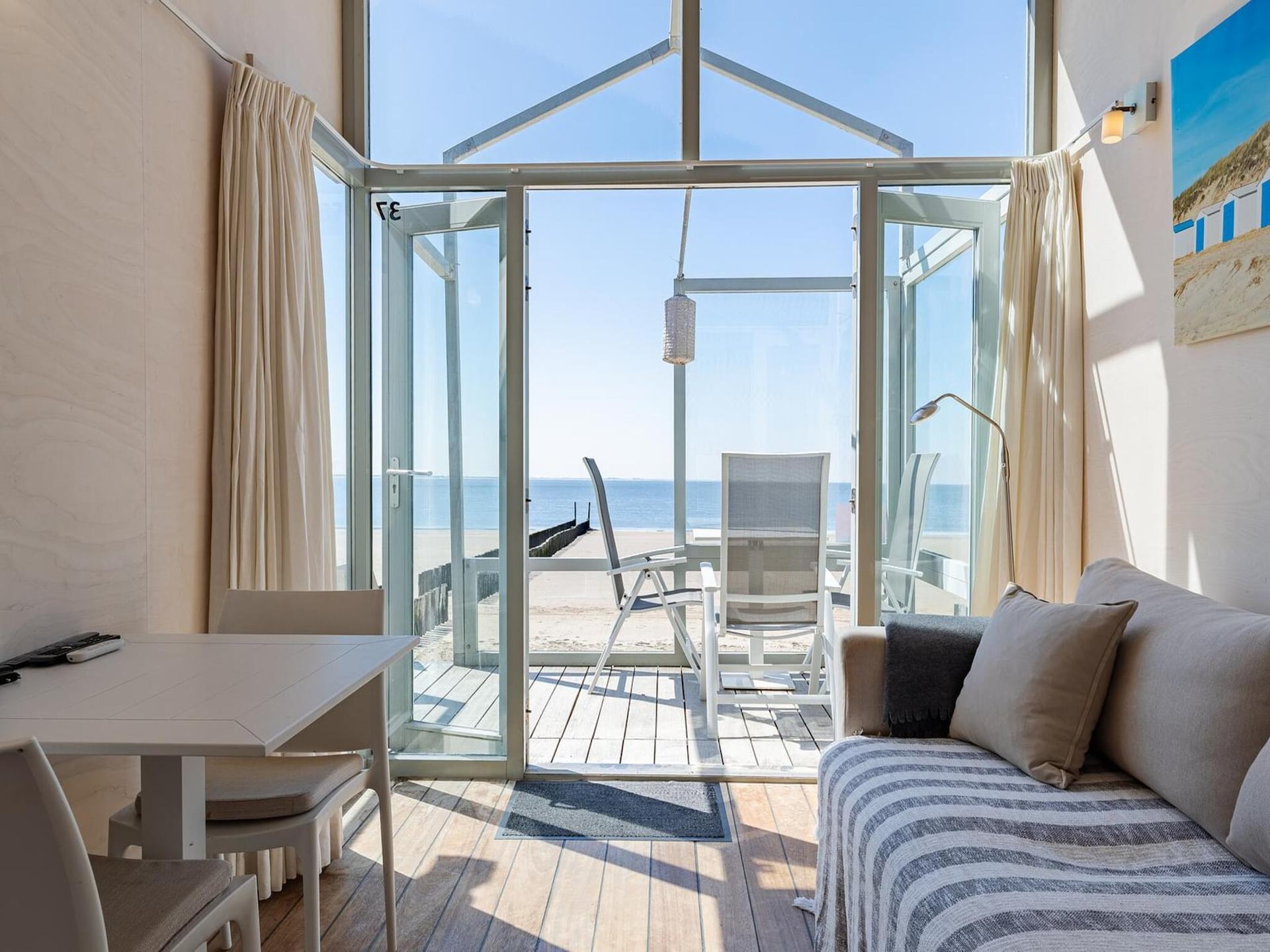 Sleep beachhouse Dishoek: uniek strandappartement aan de Noordzee - foto 11