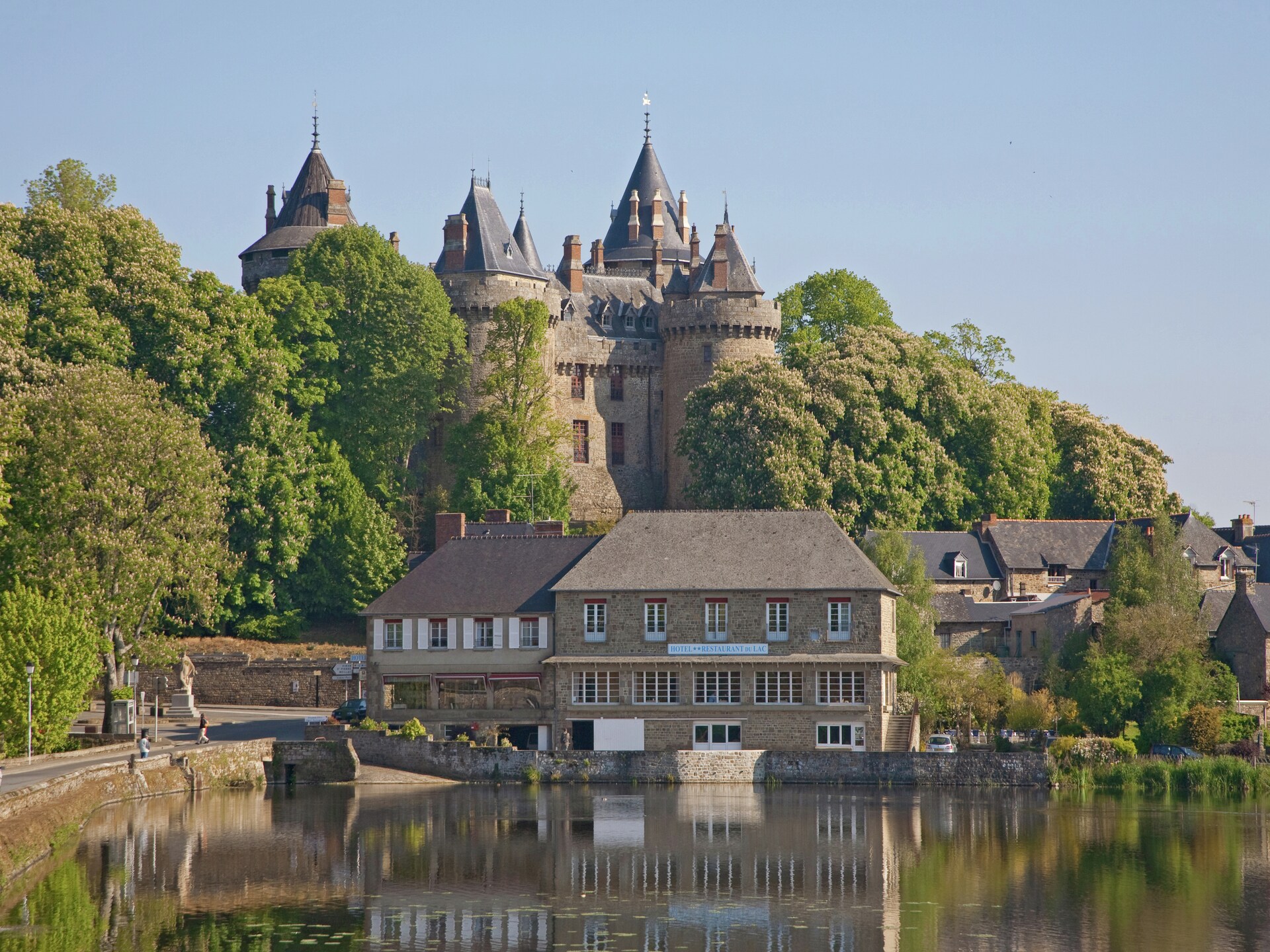 Licht vakantiehuis nabij meer en Mont Saint-Michel in Bonnemain - foto 24