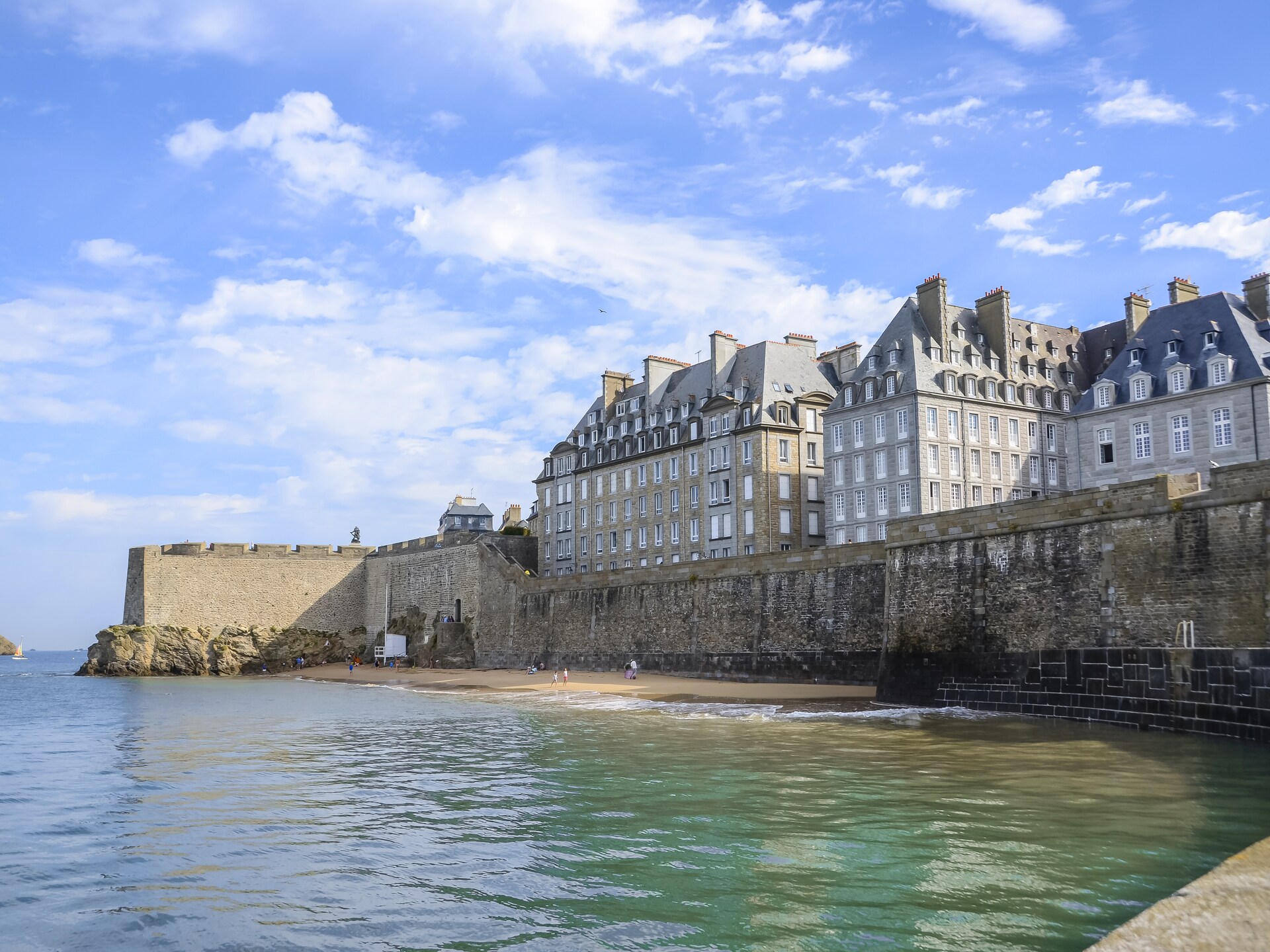 Licht vakantiehuis nabij meer en Mont Saint-Michel in Bonnemain - foto 25