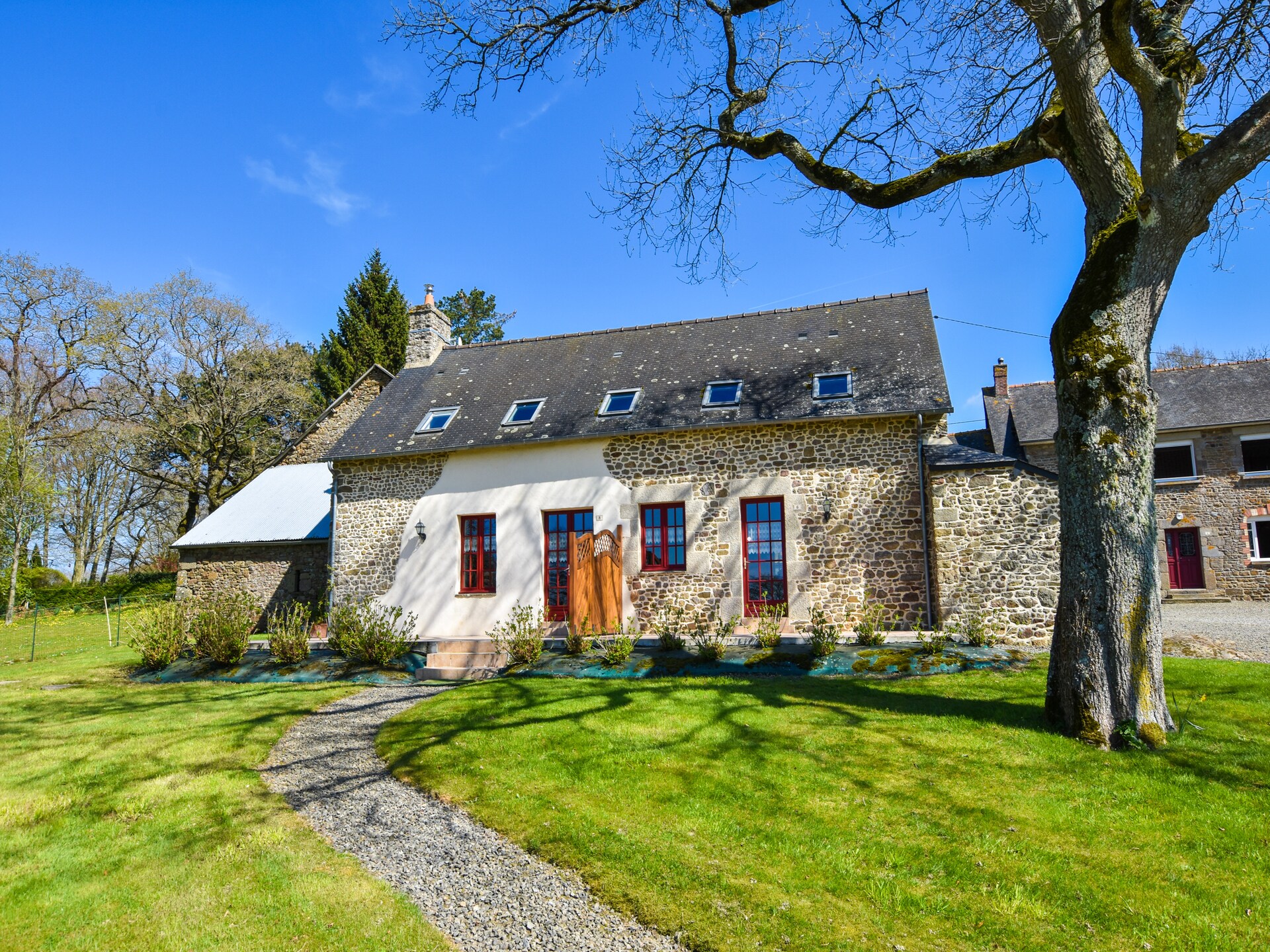 Licht vakantiehuis nabij meer en Mont Saint-Michel in Bonnemain - foto 1