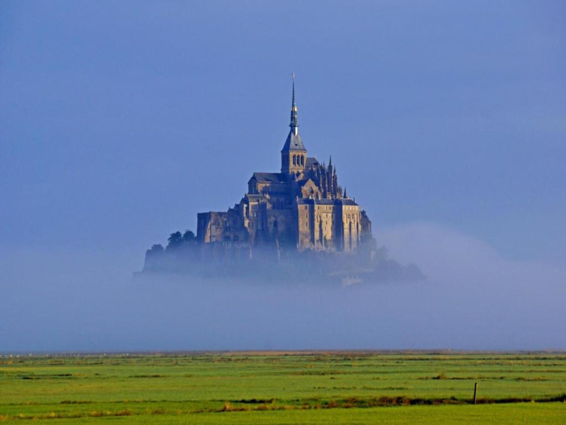 Licht vakantiehuis nabij meer en Mont Saint-Michel in Bonnemain - foto 34