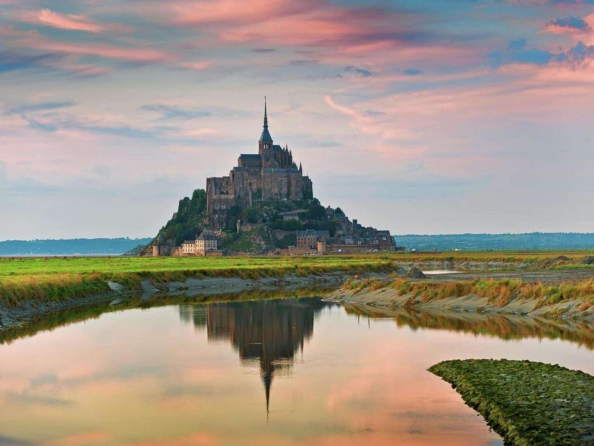 Licht vakantiehuis nabij meer en Mont Saint-Michel in Bonnemain - foto 35