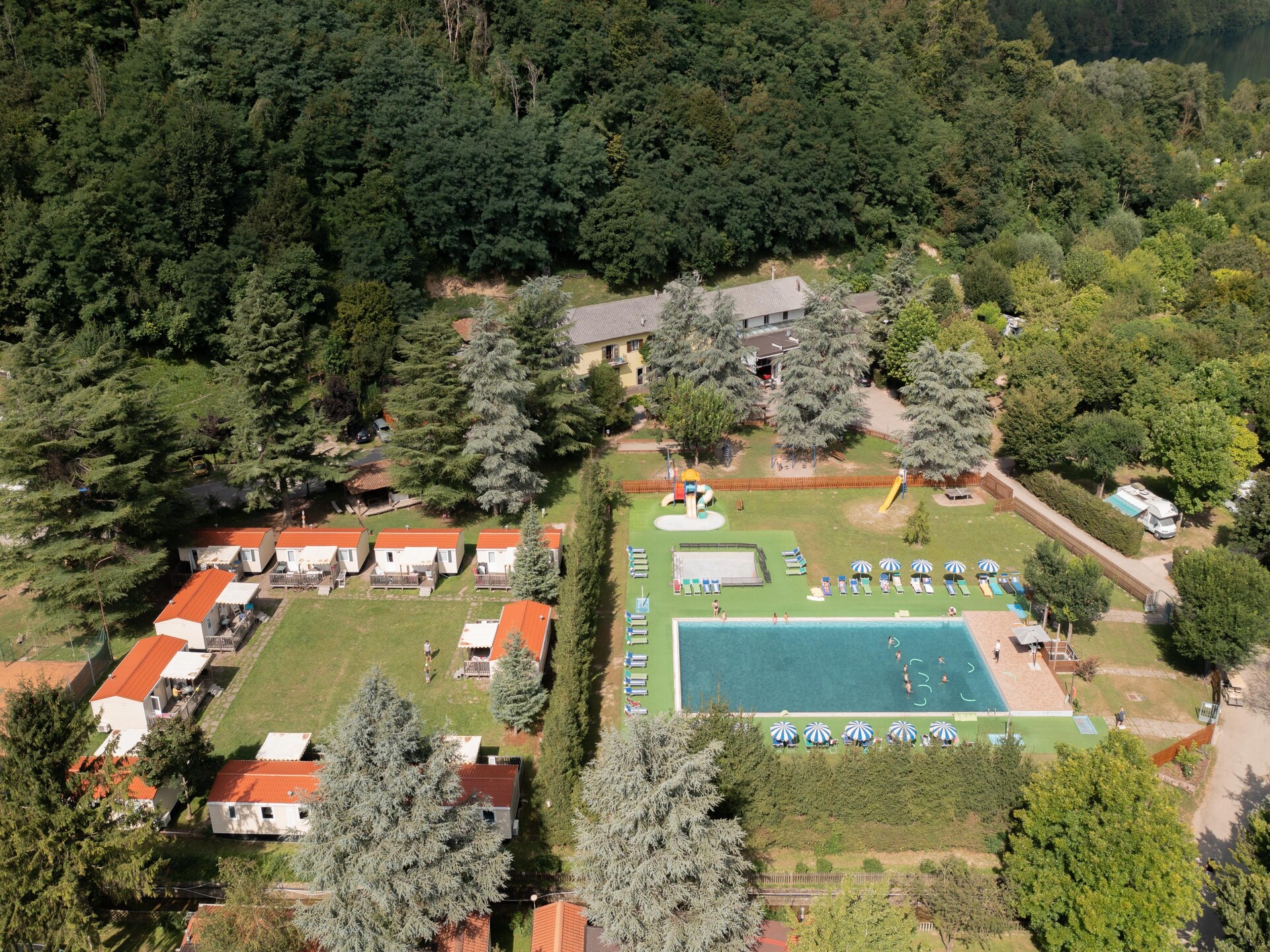 Lodge Elite: vrijstaande stacaravan voor 4 bij de meren van Levico Terme - foto 15