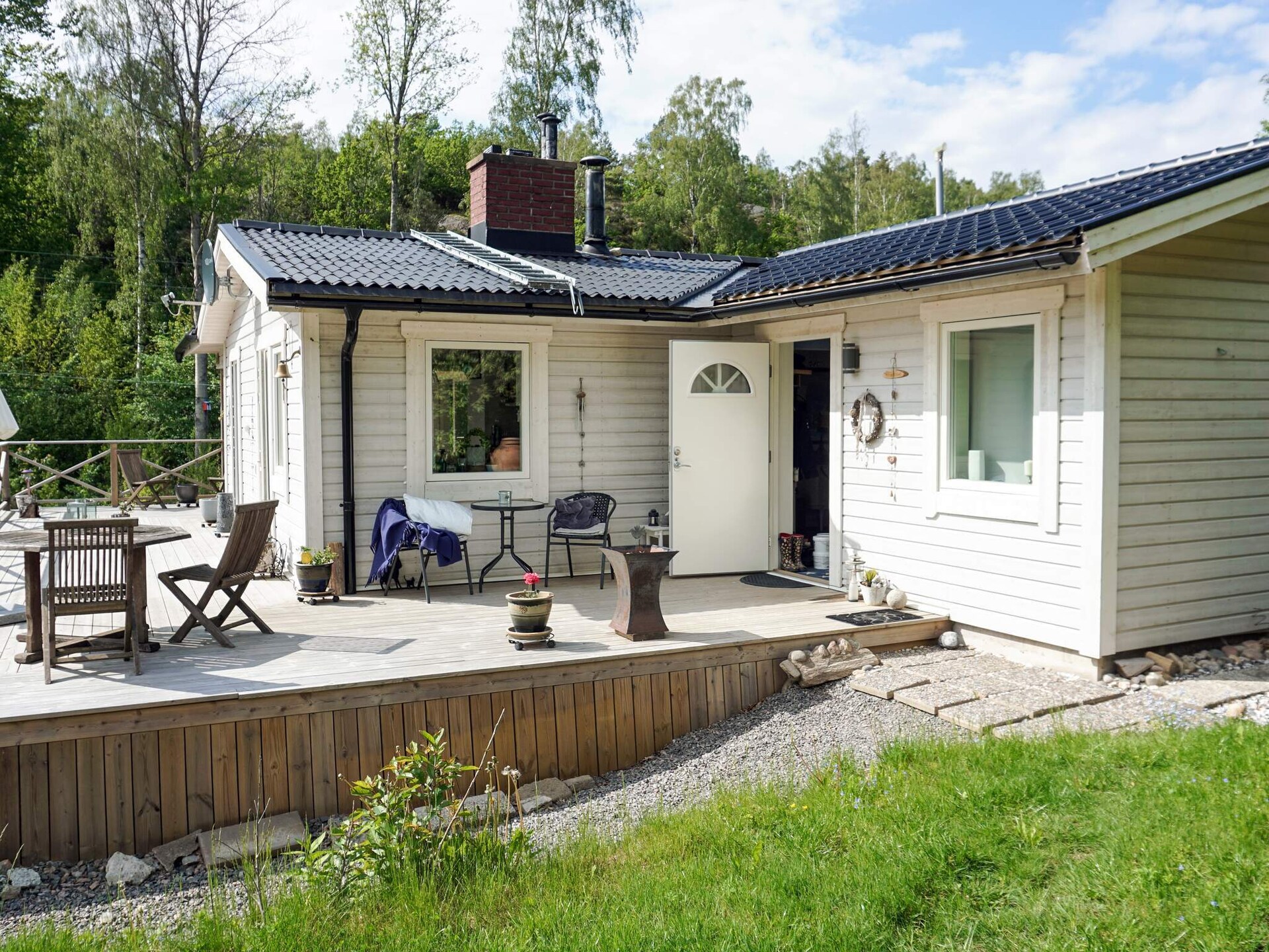 Sfeervol vakantiehuis bij Kärna met spa, balkon en nabij zee - foto 2