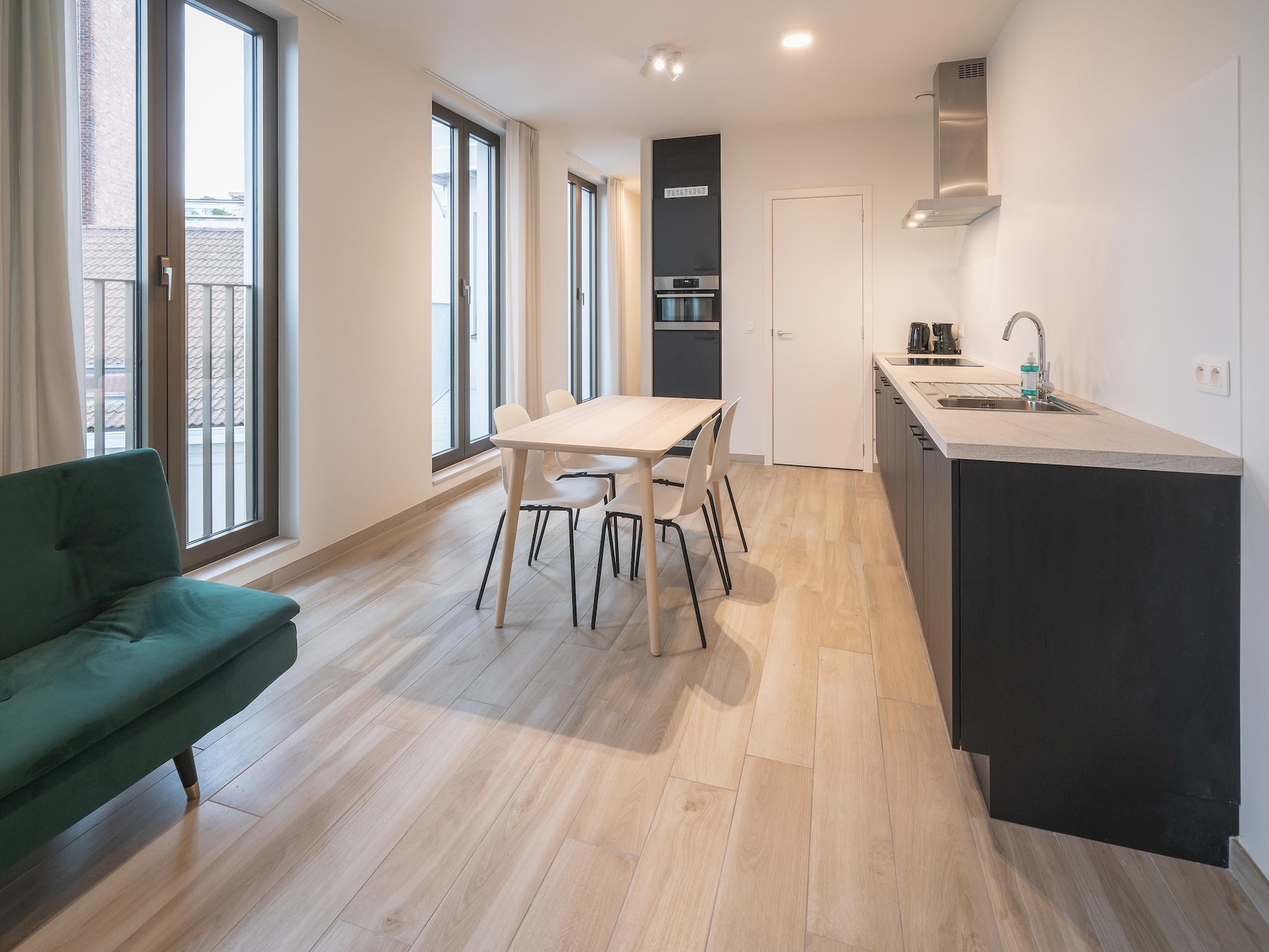 Ruim 1-persoonsappartement met stadszicht in Antwerp - foto 3