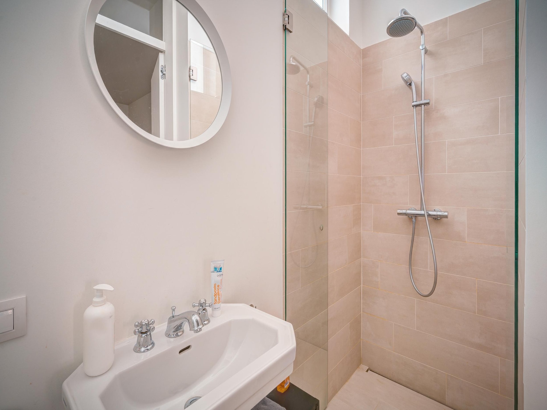 Licht 2-slaapkamerappartement (81m²) in historisch Antwerpen - foto 8