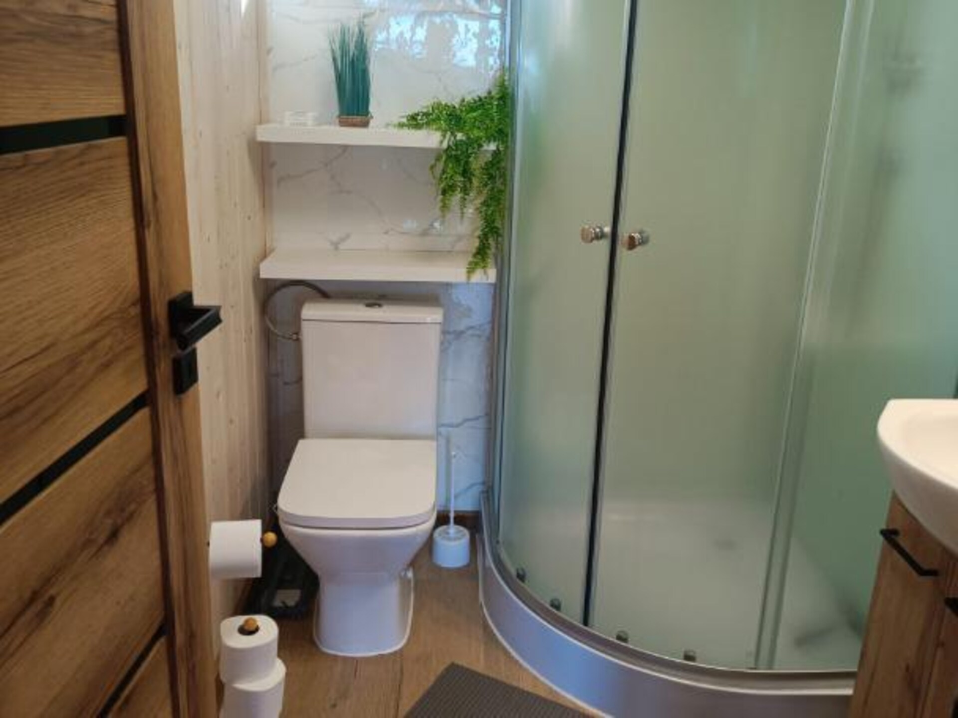 Houten vakantiehuis aan het meer met wellness en zwembad in Brzuze - foto 14