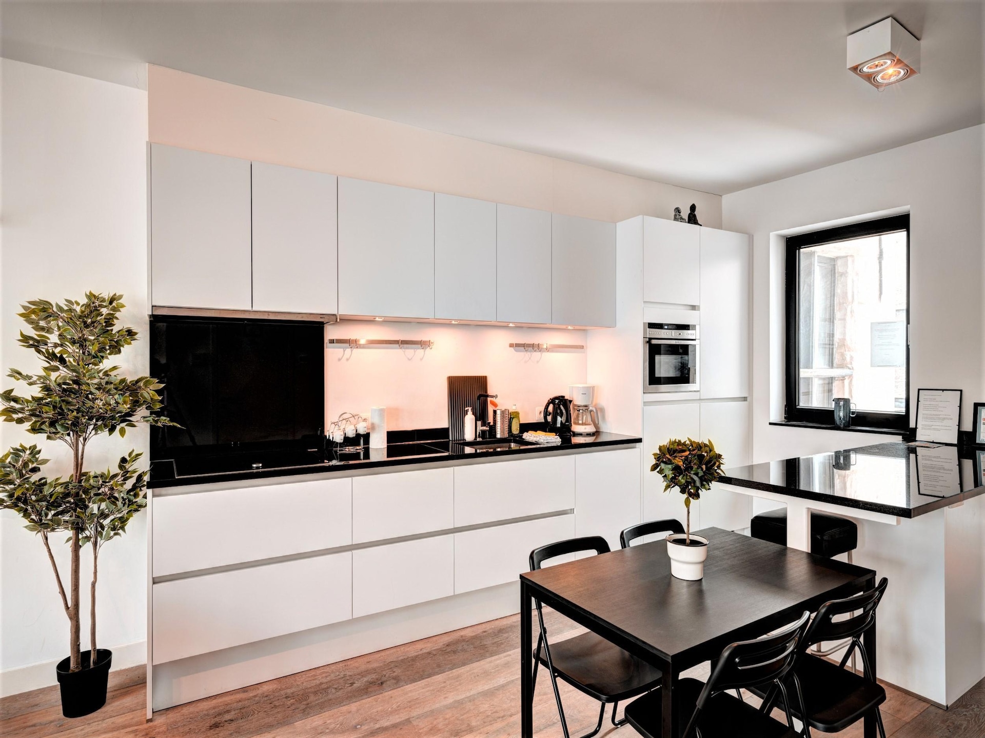 Karaktervol appartement in historisch herenhuis in Antwerpen Centrum - foto 6