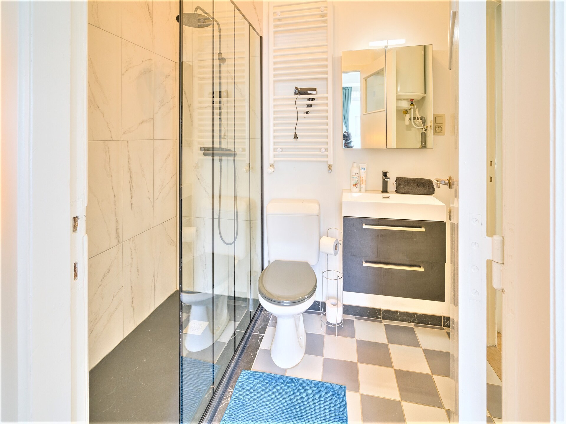 Licht 2-persoons appartement in hartje Antwerpen - foto 12