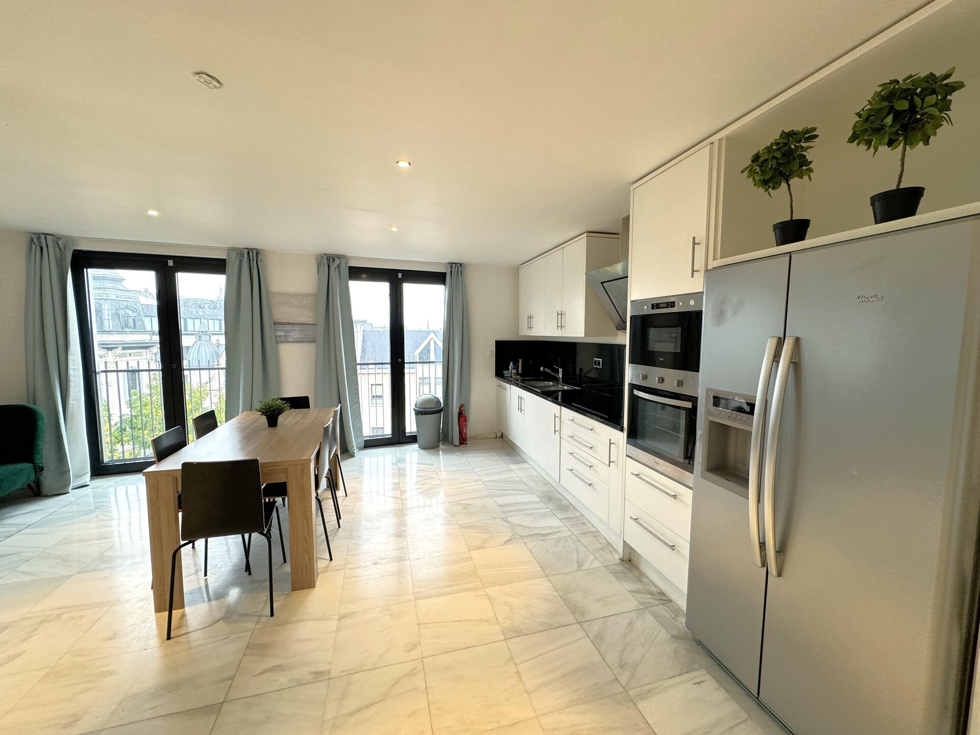 Ruim luxe appartement met 3 slaapkamers in het centrum van Antwerpen - foto 5