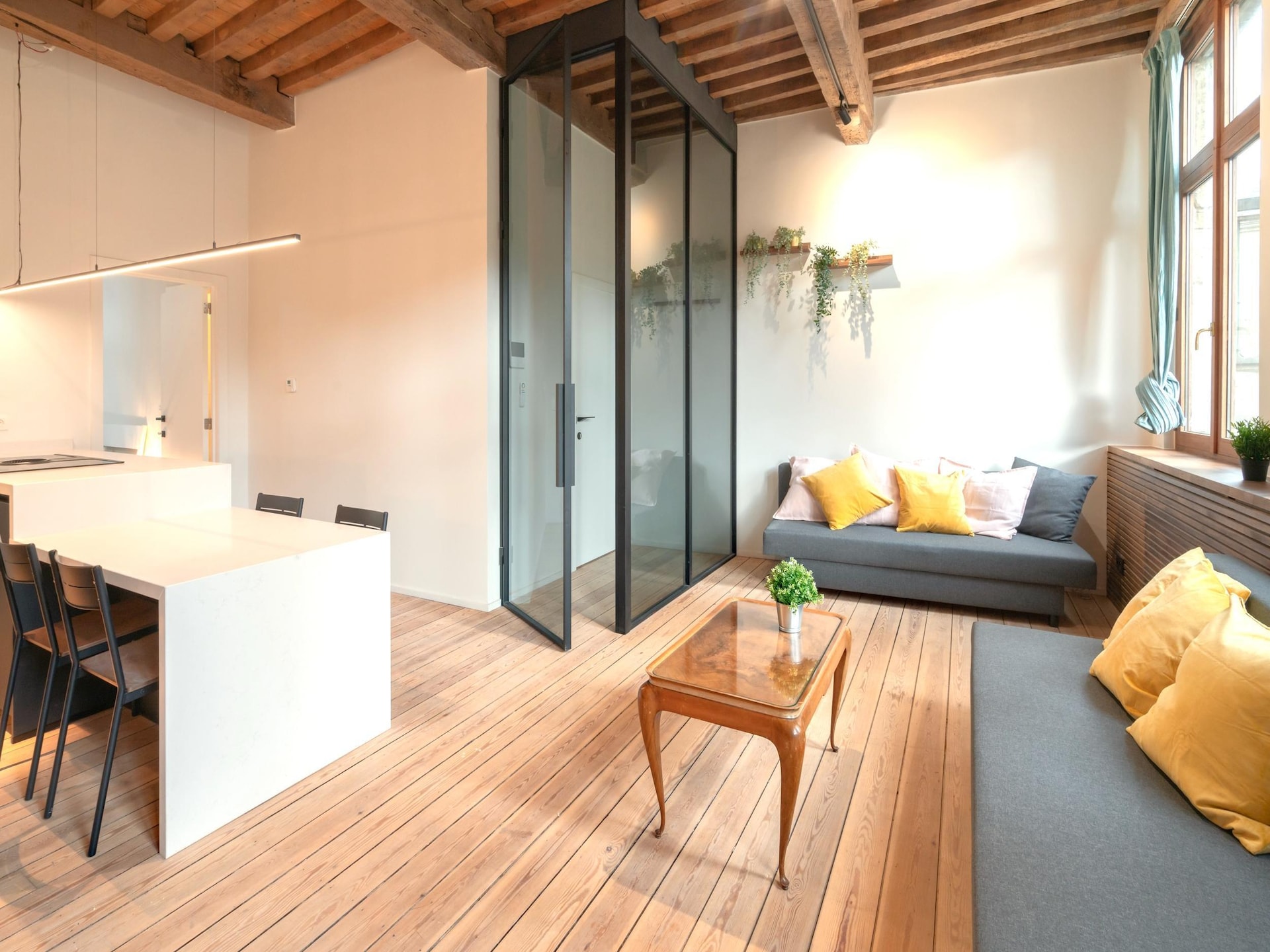 Duplex in hartje Antwerpen met houten interieur (65 m²) - foto 1