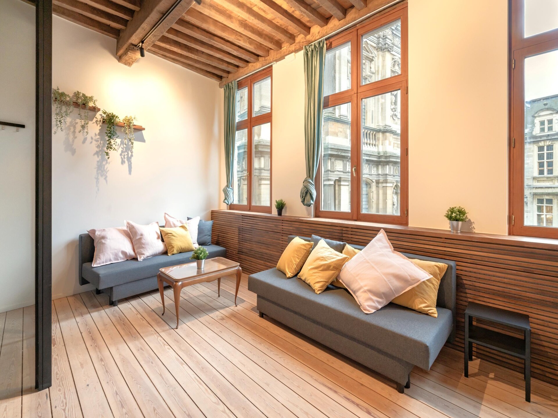 Duplex in hartje Antwerpen met houten interieur (65 m²) - foto 2
